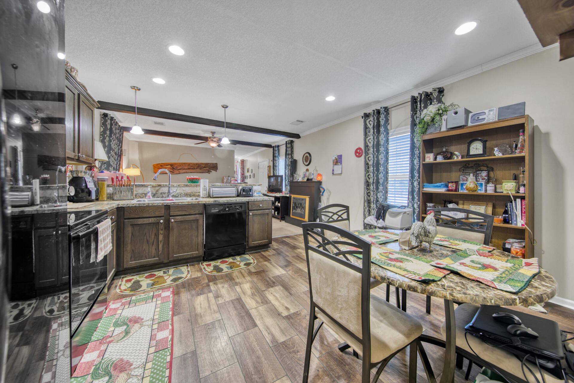 OAKWOOD HILLS UNIT 1 - Residential