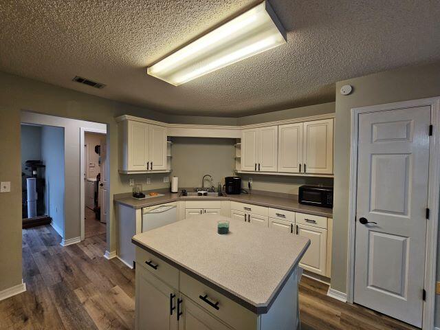 COUNTRYVIEW ESTATES 4TH ADDN - Residential Lease