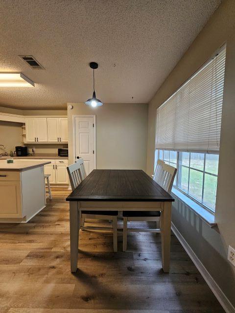 COUNTRYVIEW ESTATES 4TH ADDN - Residential Lease