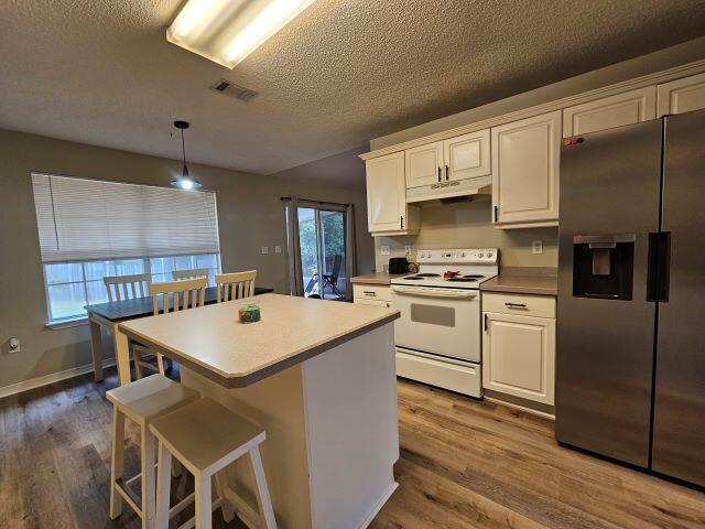 COUNTRYVIEW ESTATES 4TH ADDN - Residential Lease