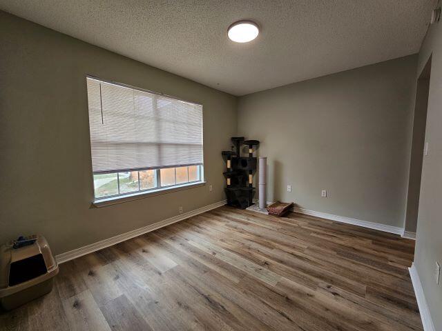 COUNTRYVIEW ESTATES 4TH ADDN - Residential Lease