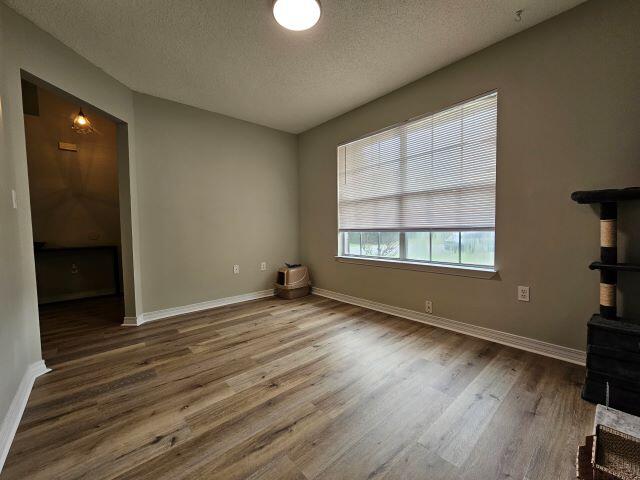 COUNTRYVIEW ESTATES 4TH ADDN - Residential Lease