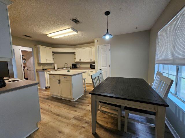COUNTRYVIEW ESTATES 4TH ADDN - Residential Lease