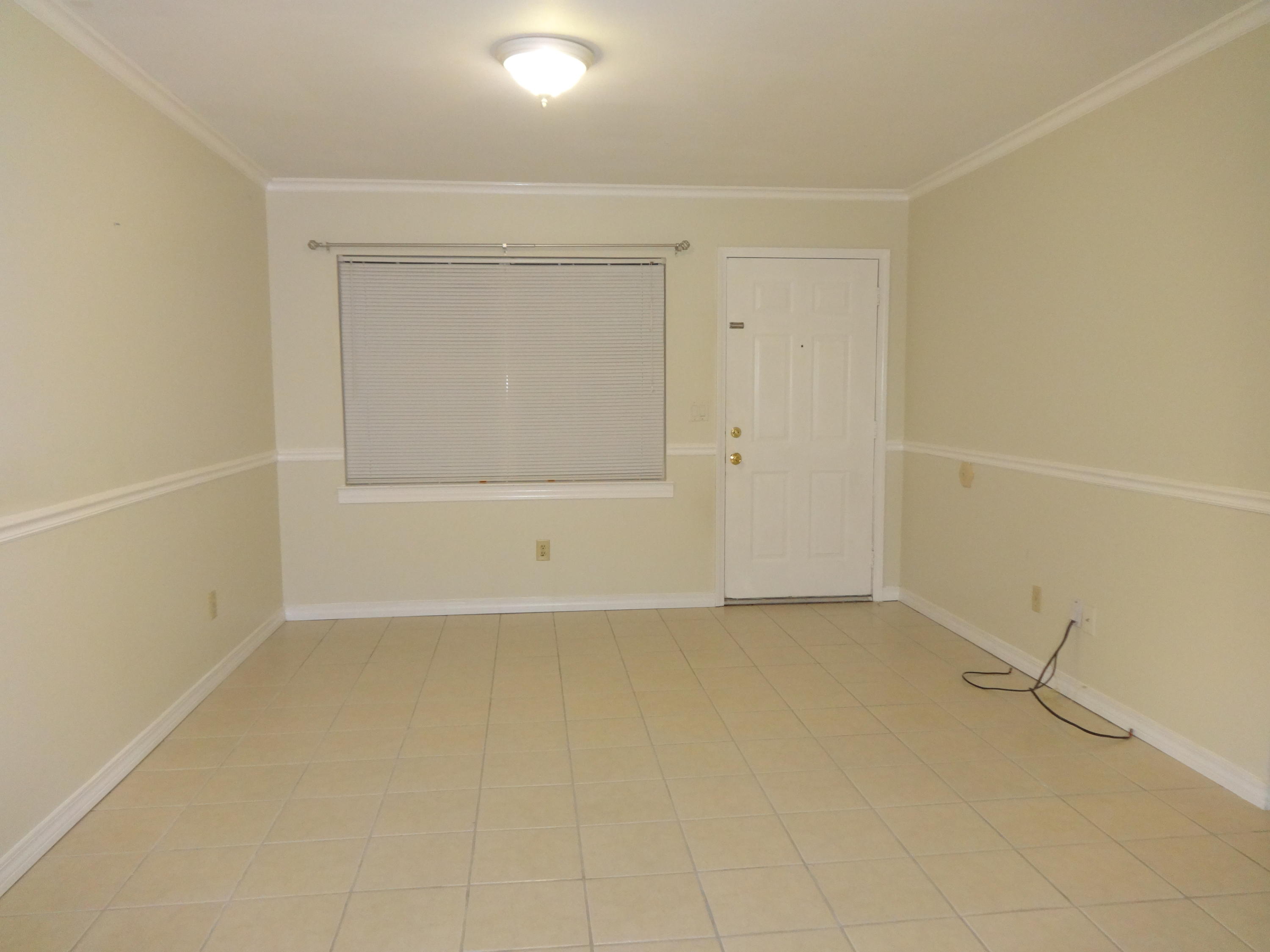 WHISPERING LAKES ESTATES - Residential Lease