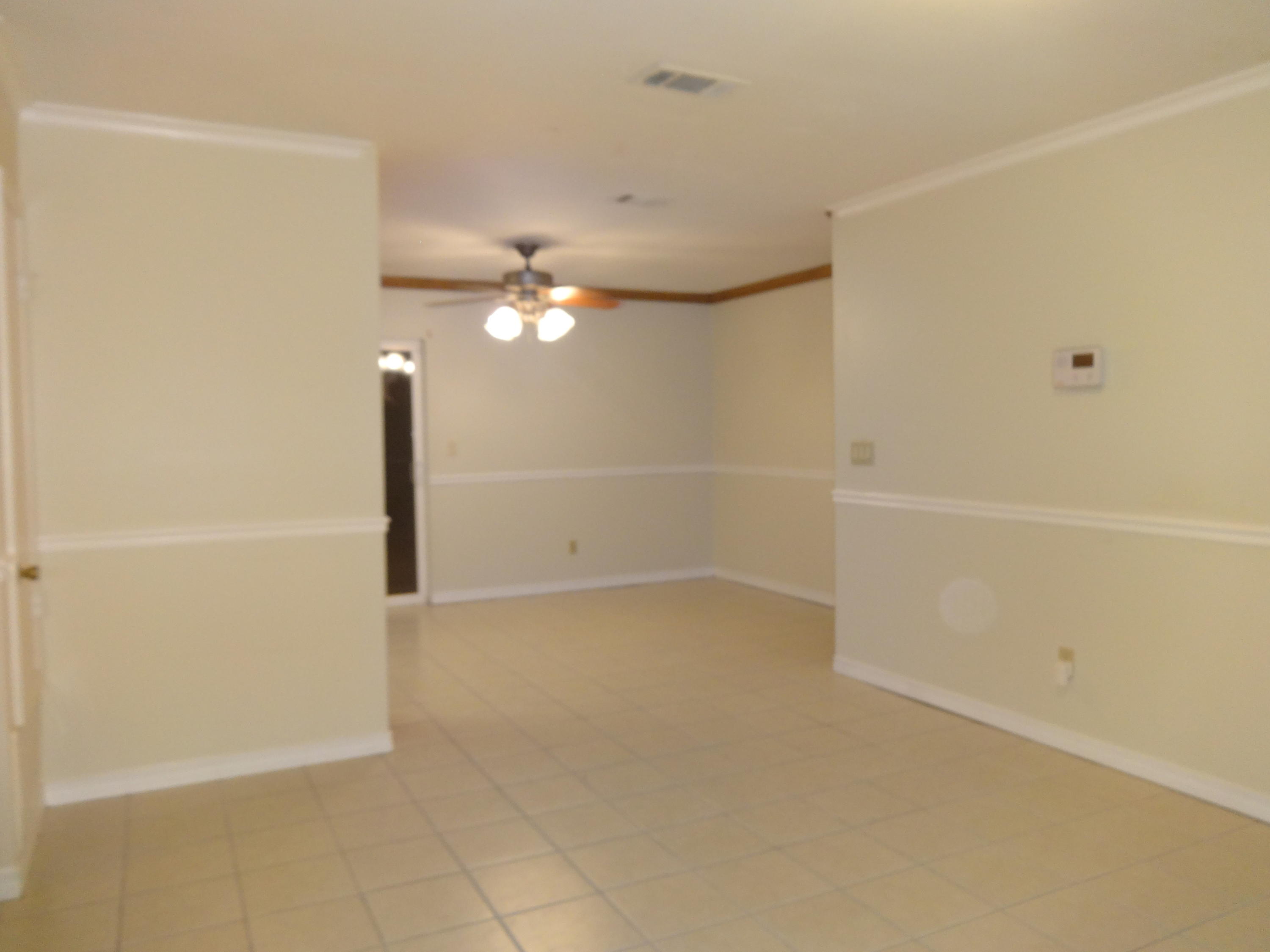 WHISPERING LAKES ESTATES - Residential Lease