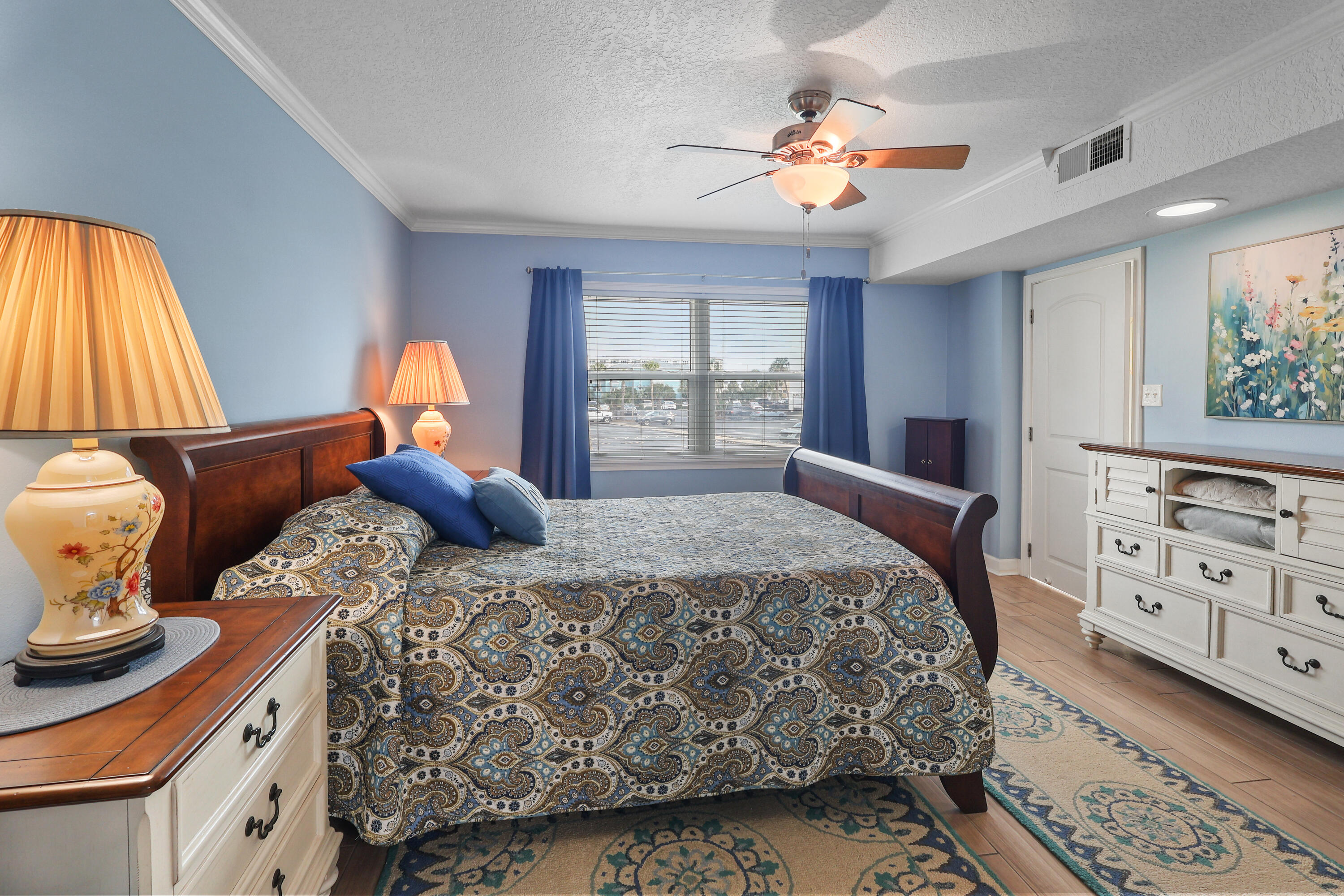 EL MATADOR CONDO - Residential