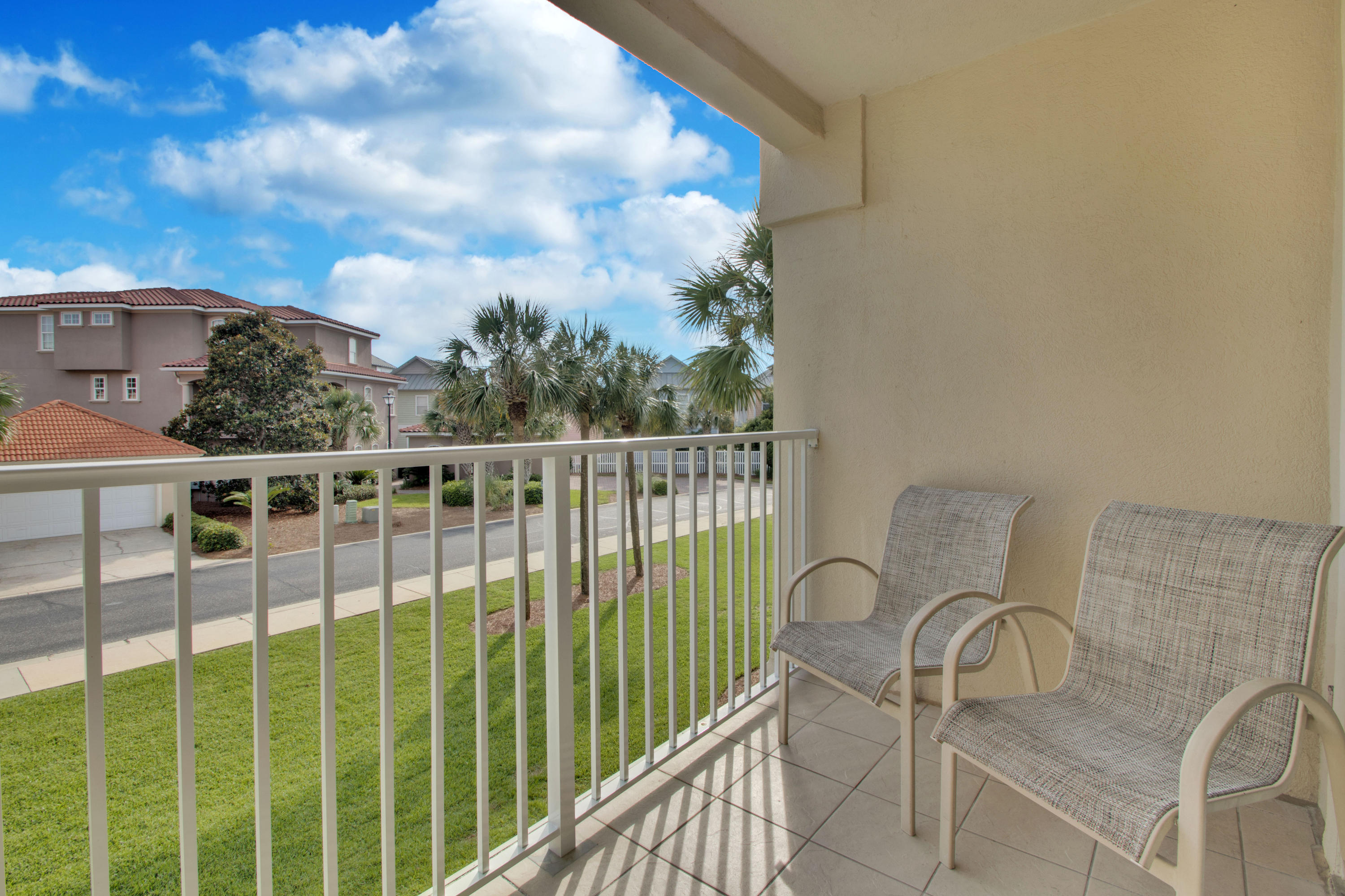 MARAVILLA CONDO 2 - Residential