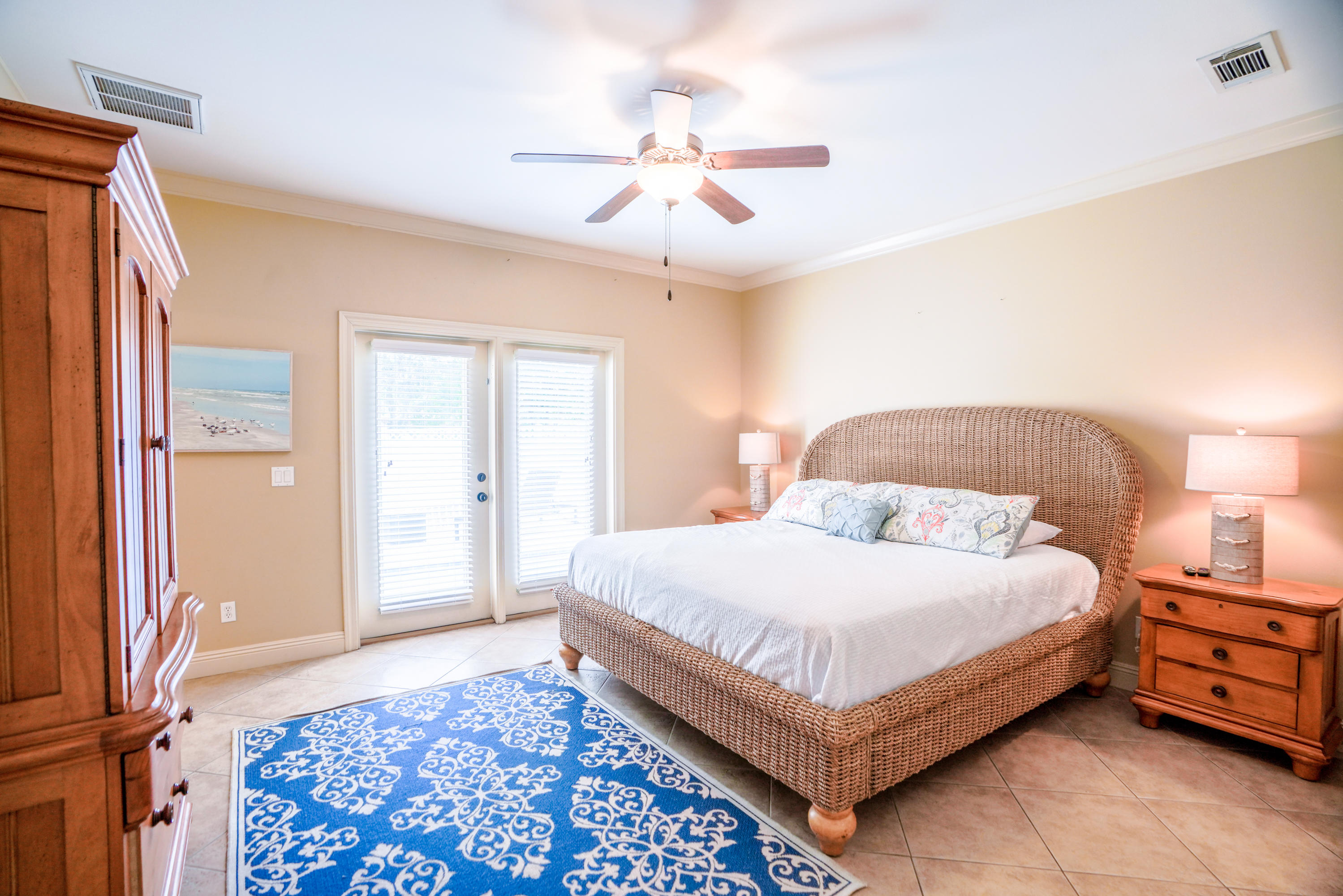 EMERALD WATERS VILLAGE - Residential