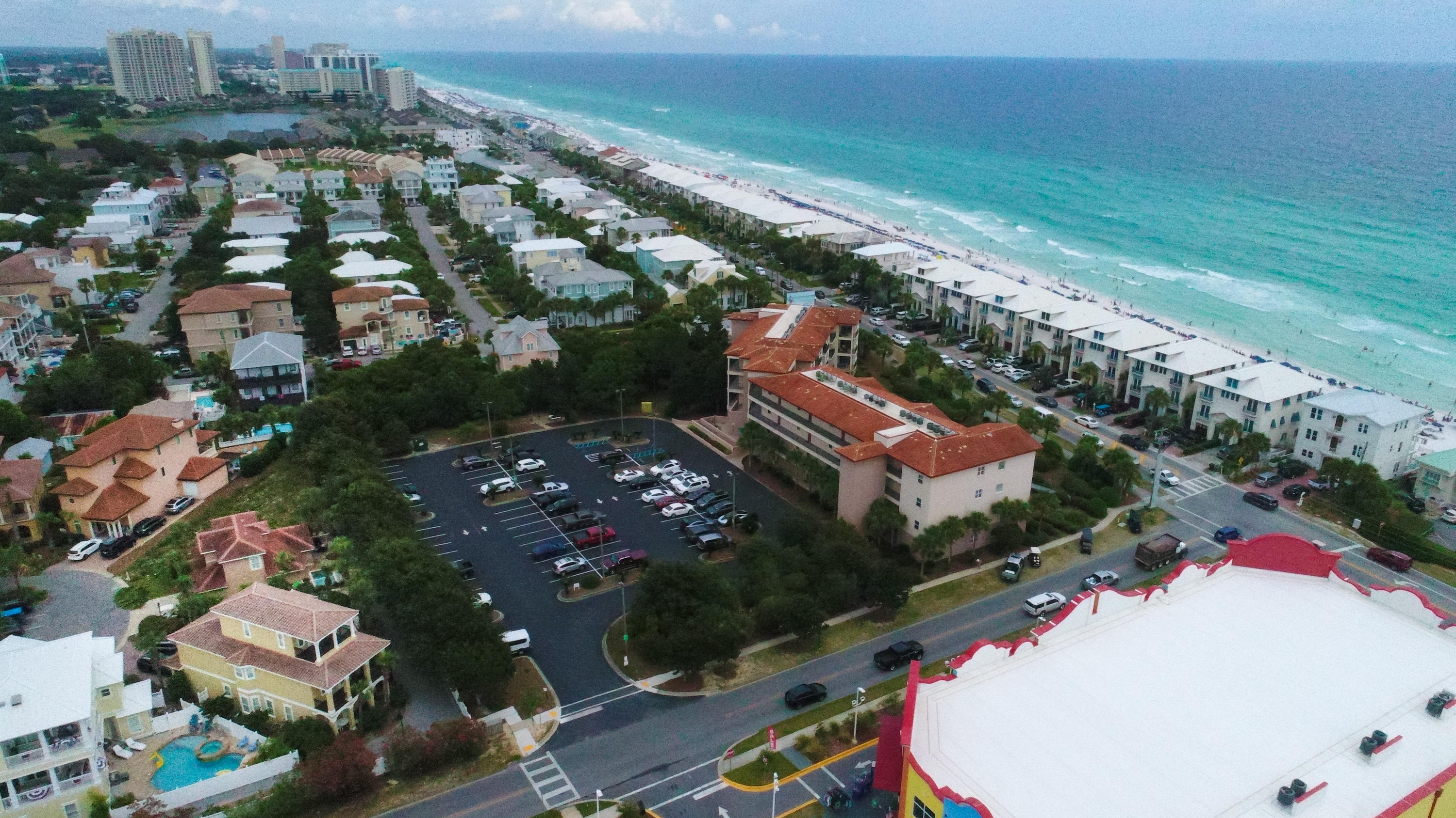 EMERALD WATERS VILLAGE - Residential