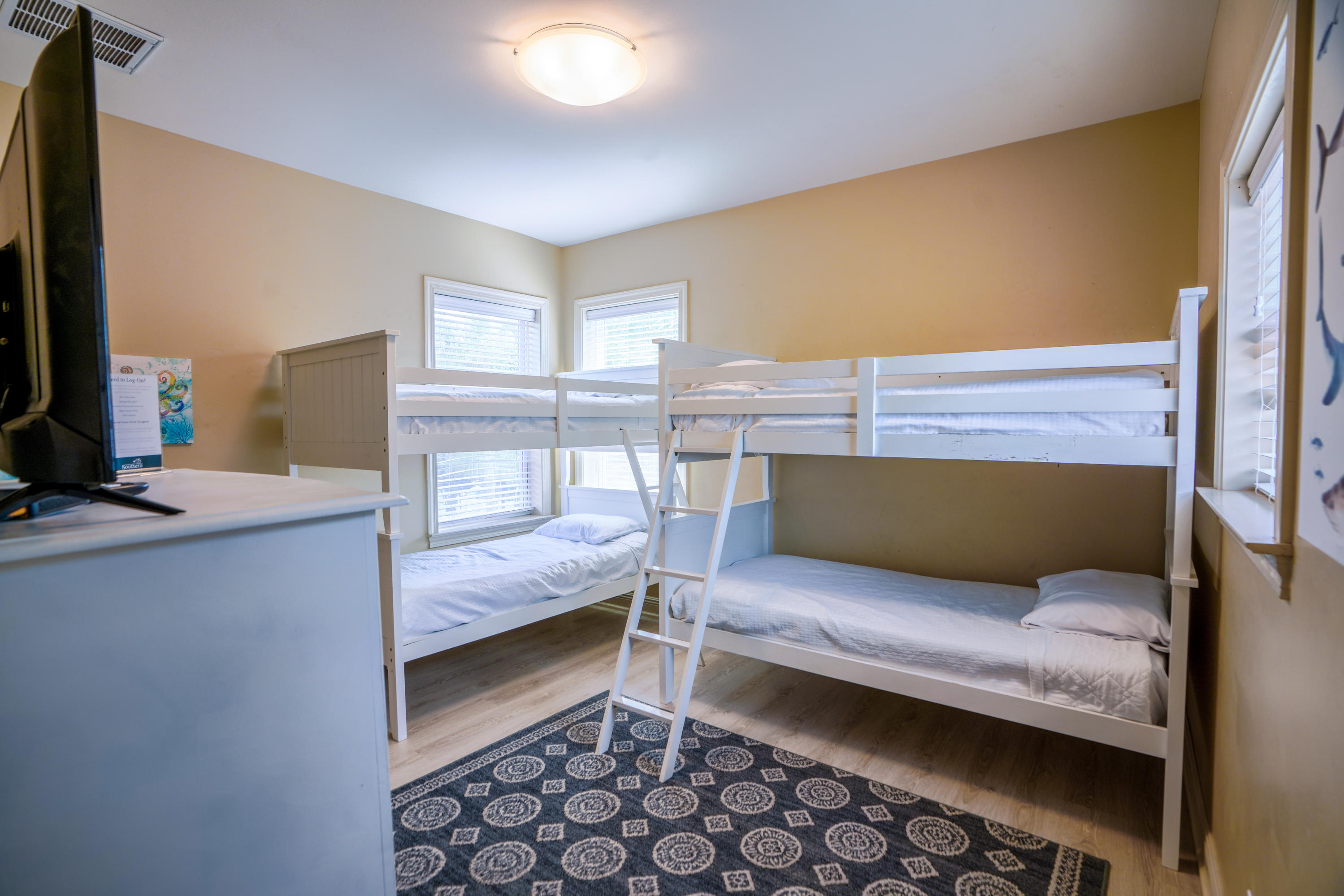 EMERALD WATERS VILLAGE - Residential