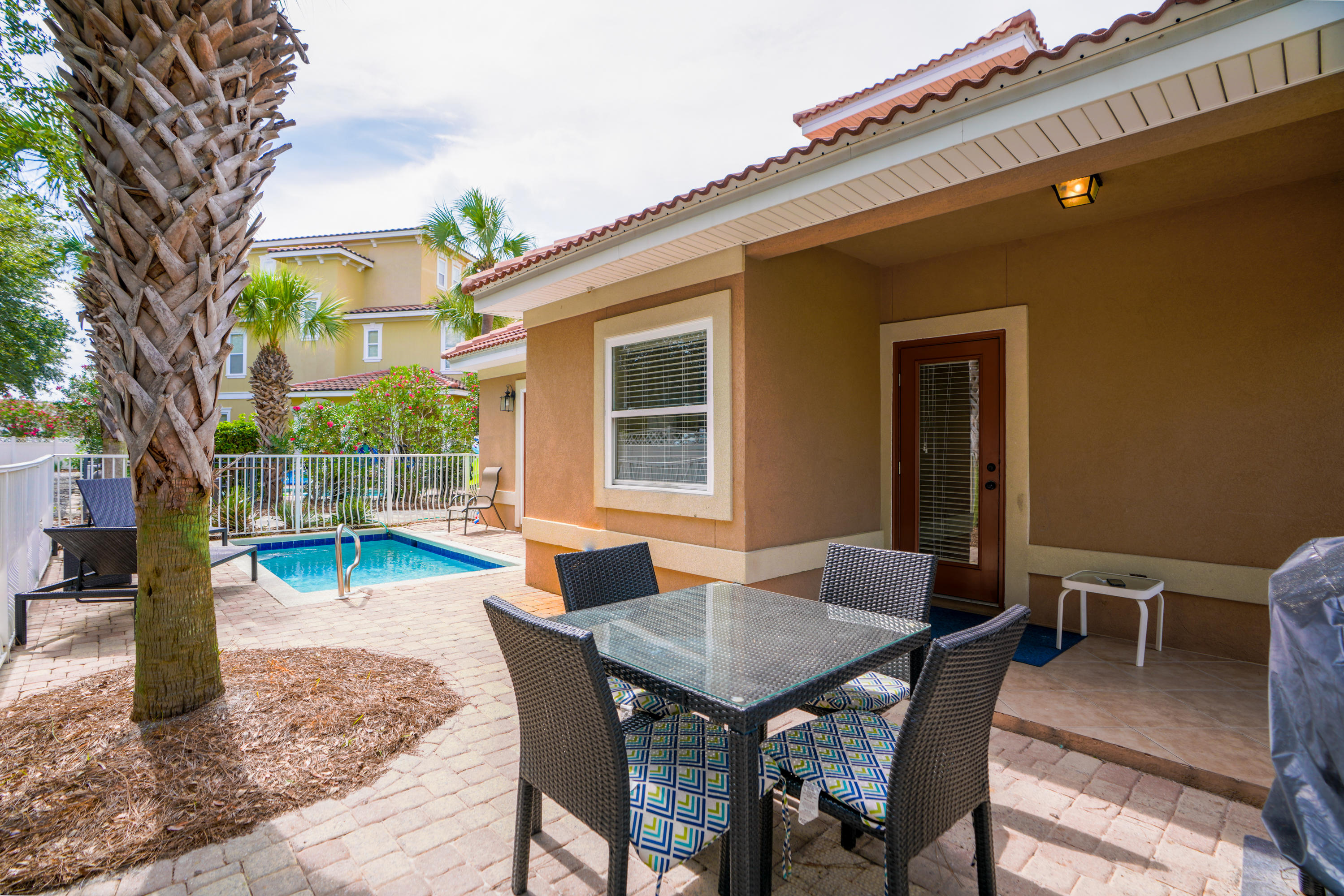 EMERALD WATERS VILLAGE - Residential