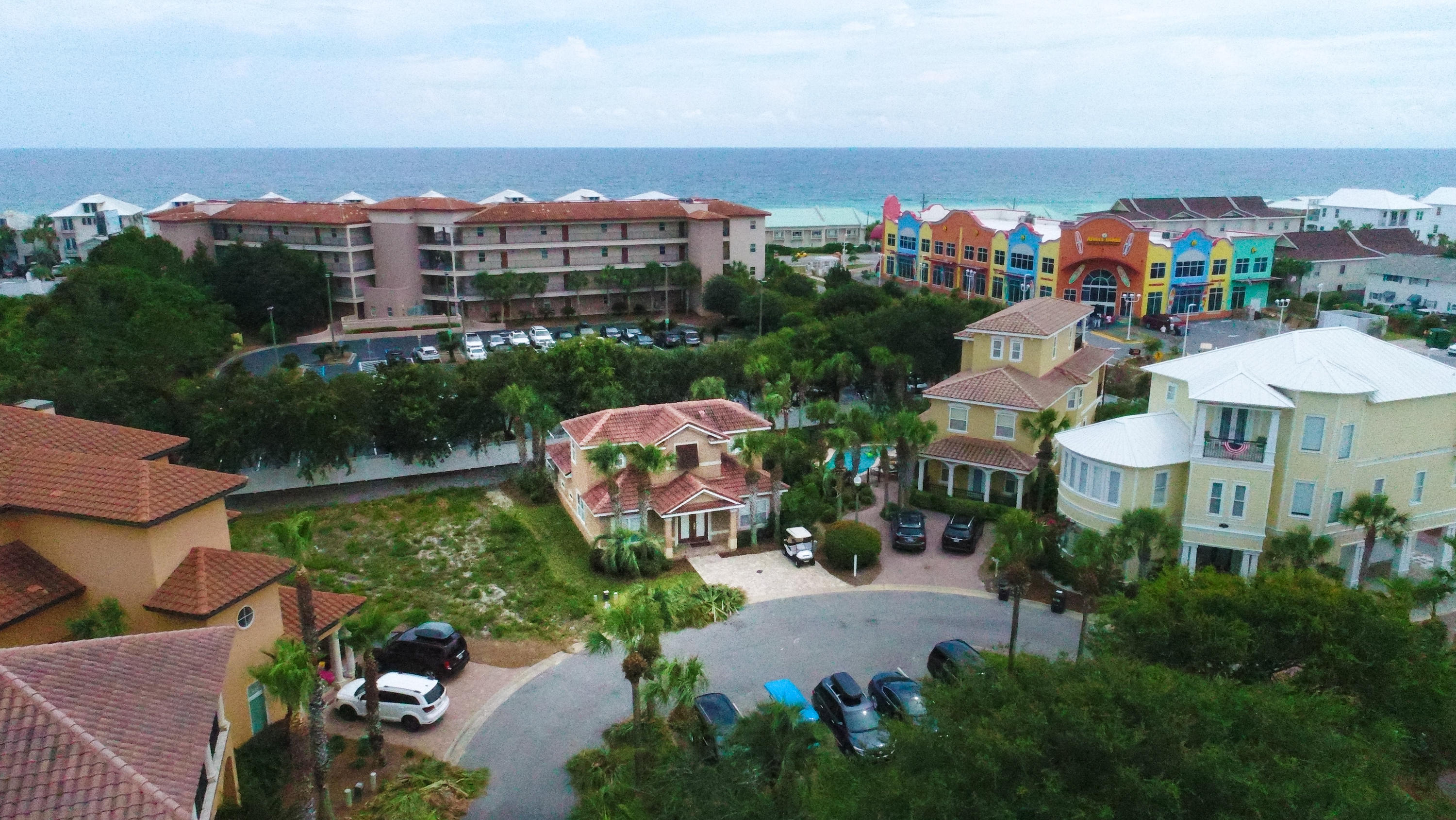 EMERALD WATERS VILLAGE - Residential