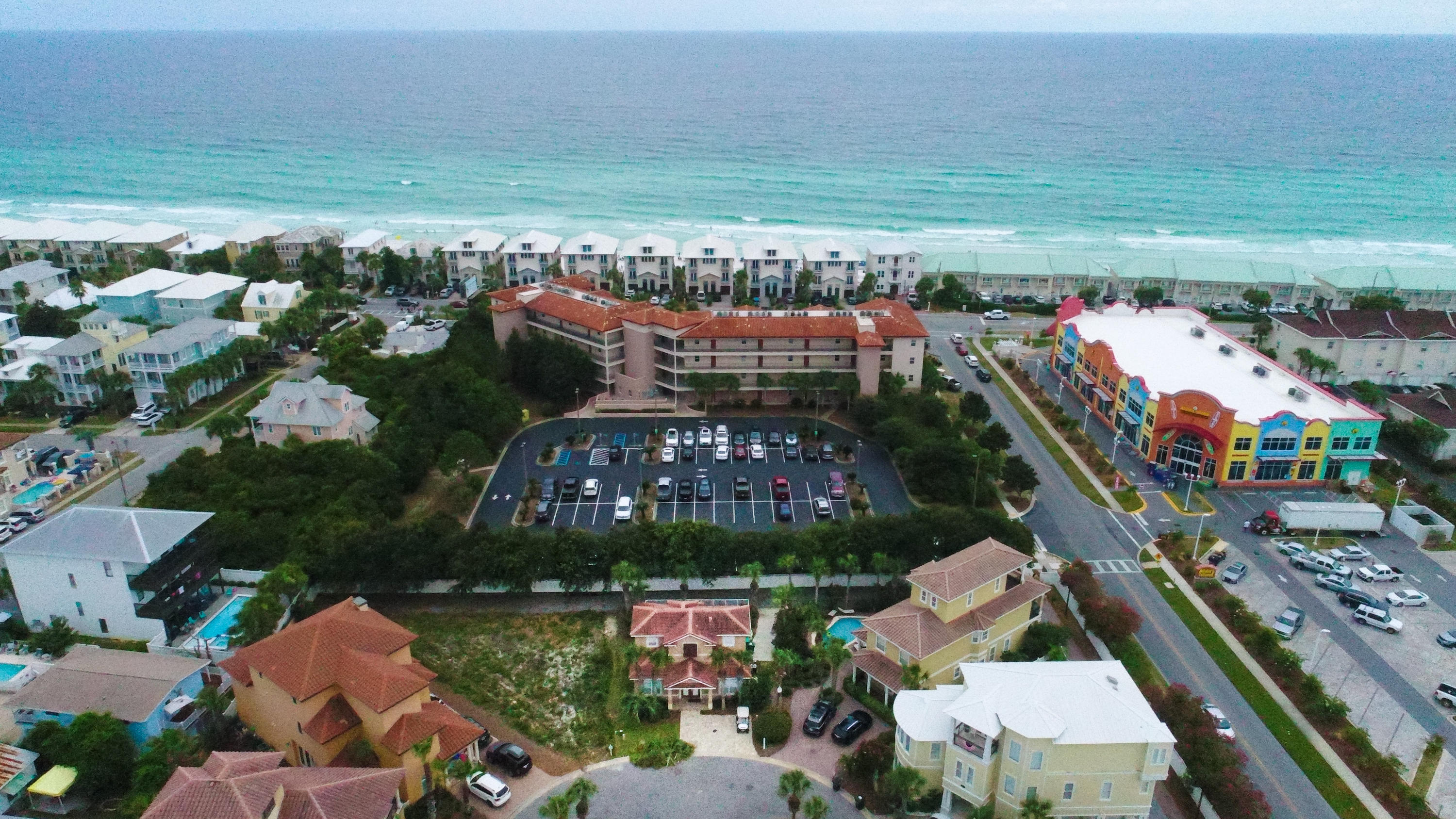 EMERALD WATERS VILLAGE - Residential