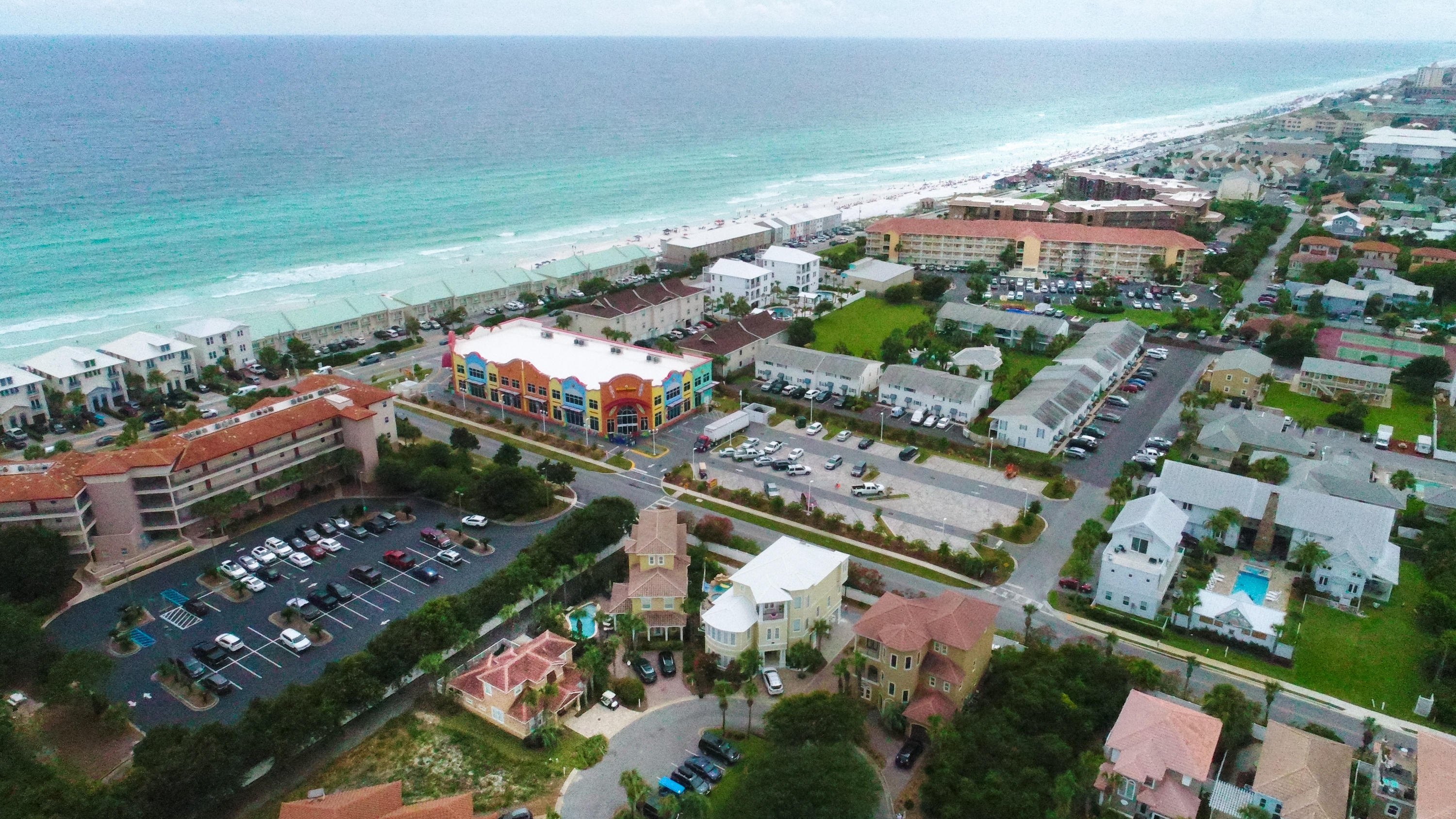 EMERALD WATERS VILLAGE - Residential