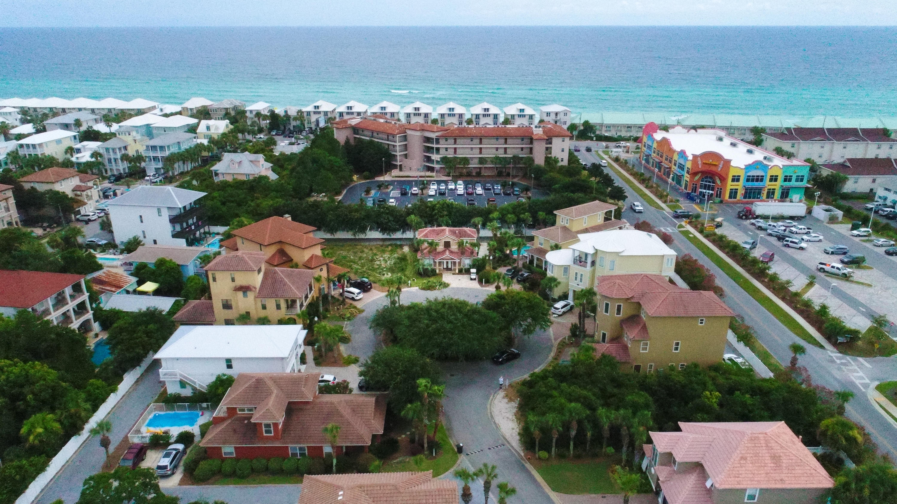 EMERALD WATERS VILLAGE - Residential