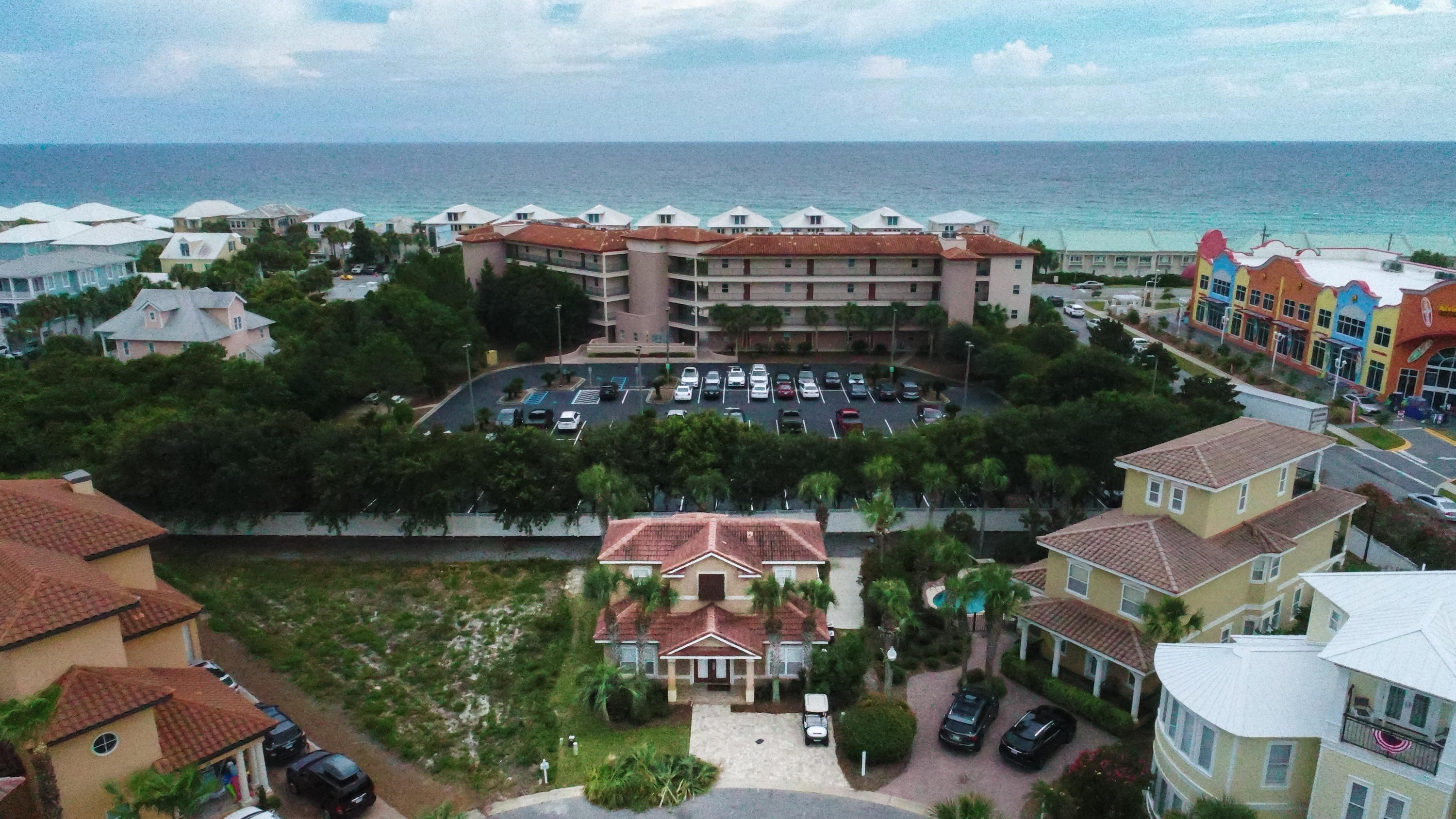 EMERALD WATERS VILLAGE - Residential