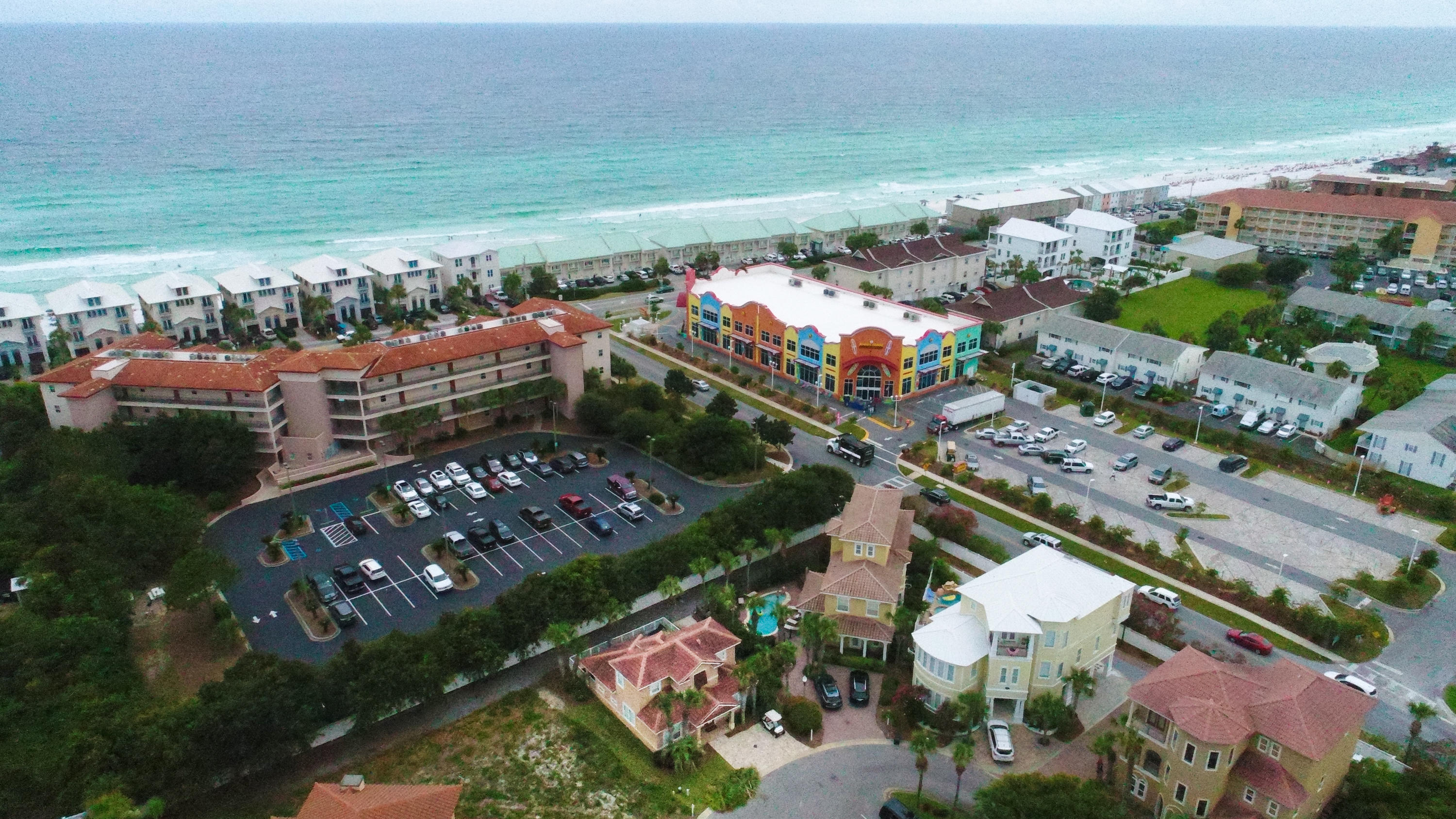 EMERALD WATERS VILLAGE - Residential