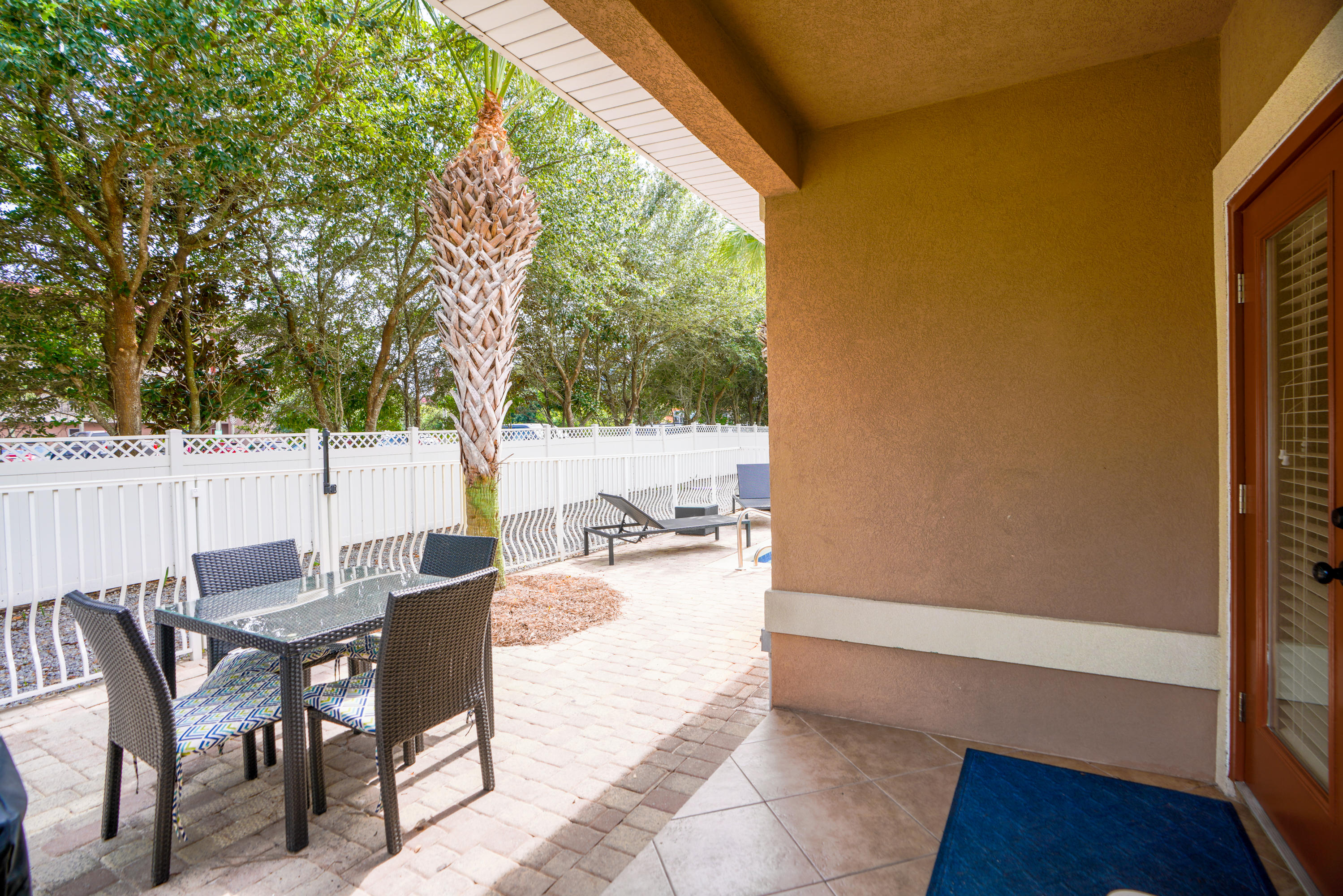 EMERALD WATERS VILLAGE - Residential