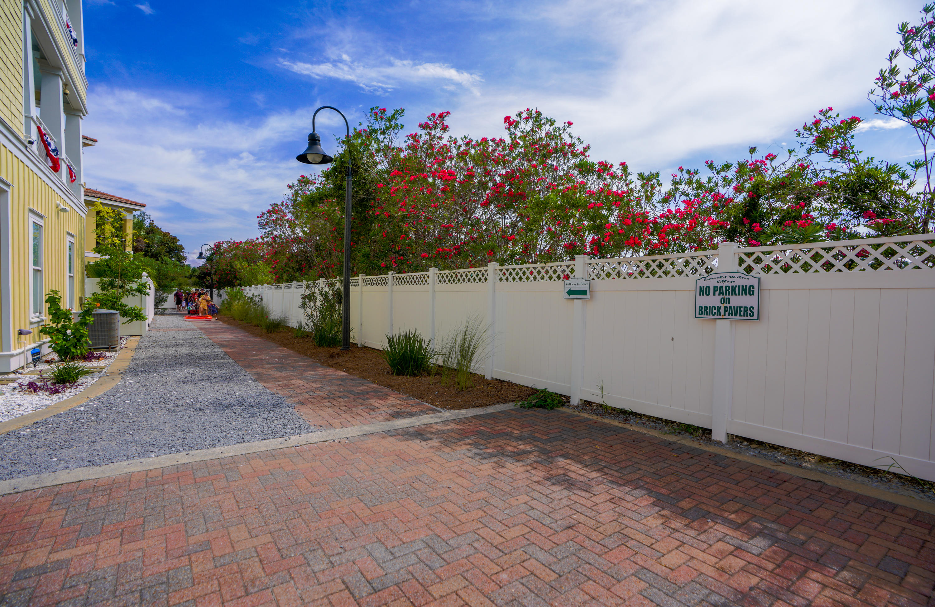 EMERALD WATERS VILLAGE - Residential