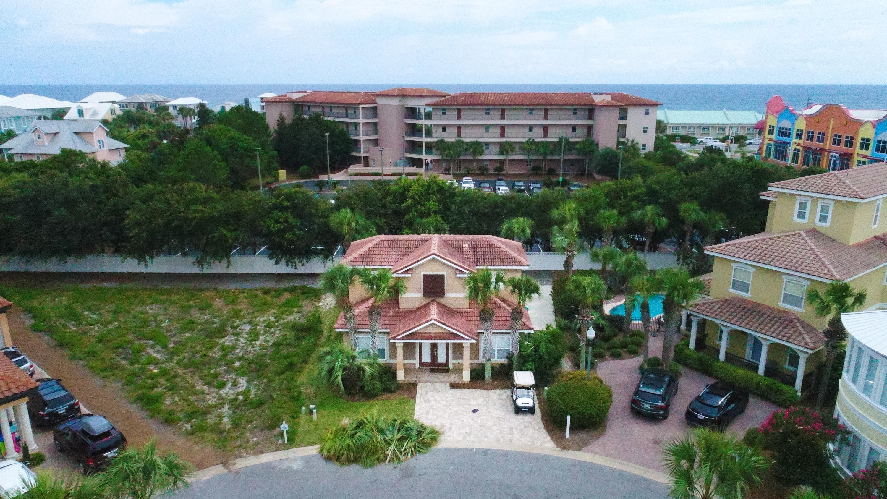 EMERALD WATERS VILLAGE - Residential