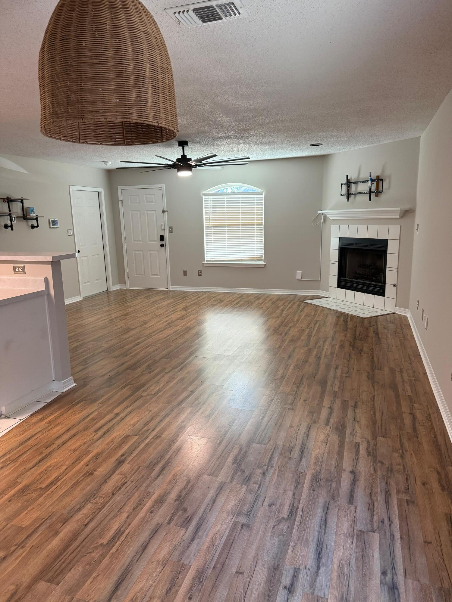 EMERALD ESTATES LOT 47 - Residential Lease