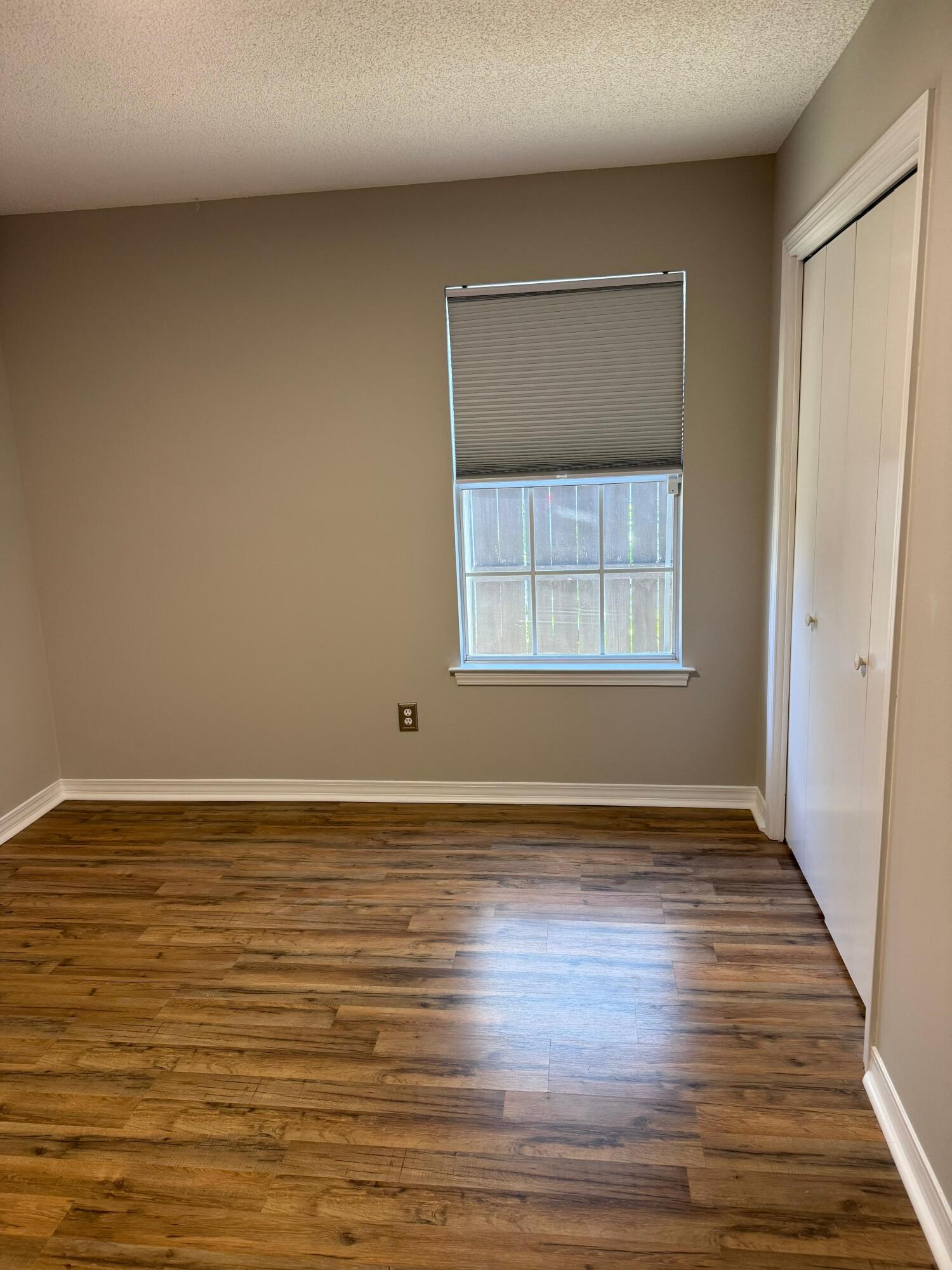 EMERALD ESTATES LOT 47 - Residential Lease