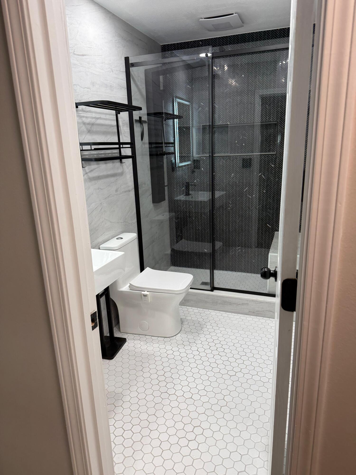 EMERALD ESTATES LOT 47 - Residential Lease