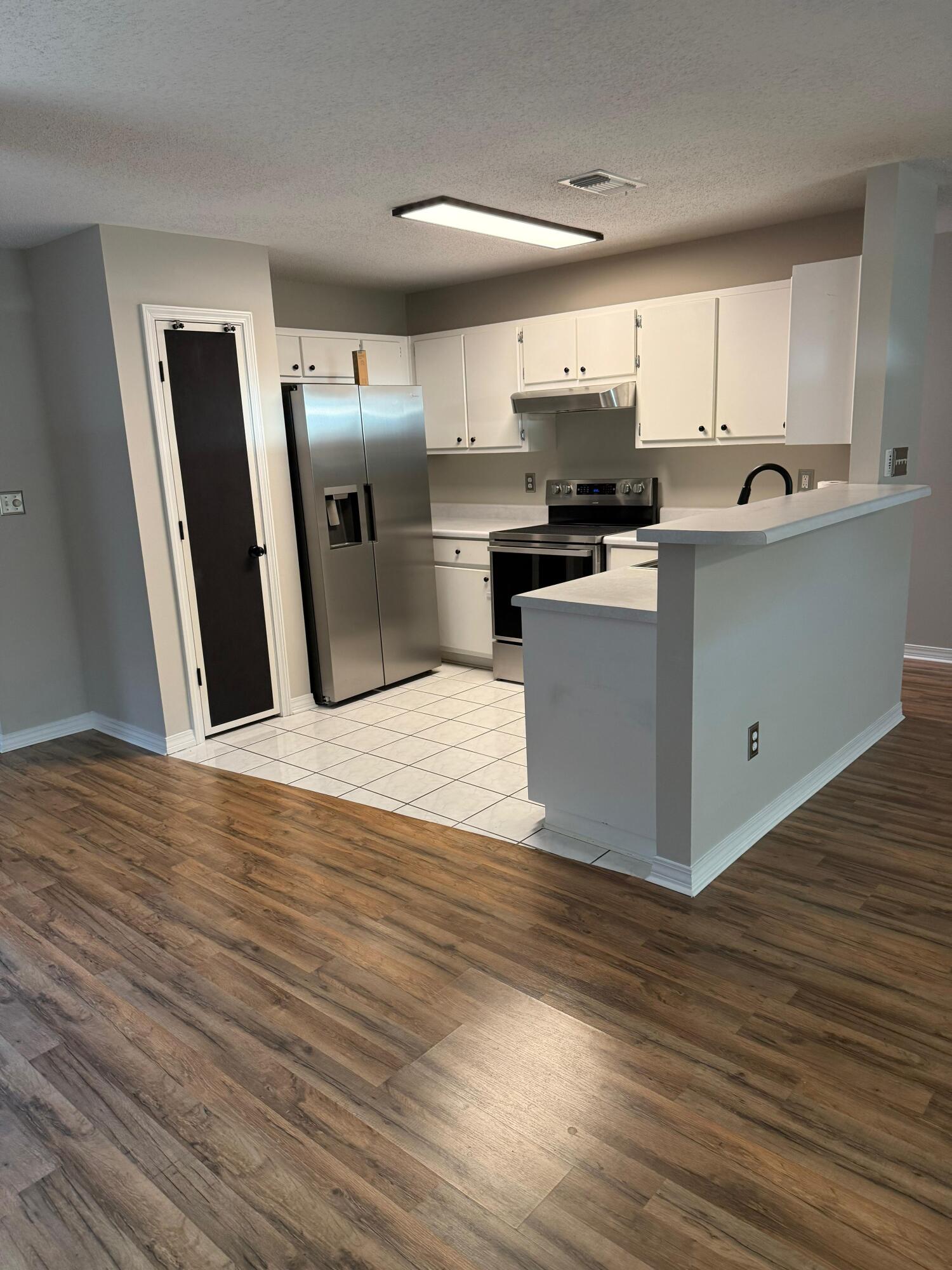 EMERALD ESTATES LOT 47 - Residential Lease