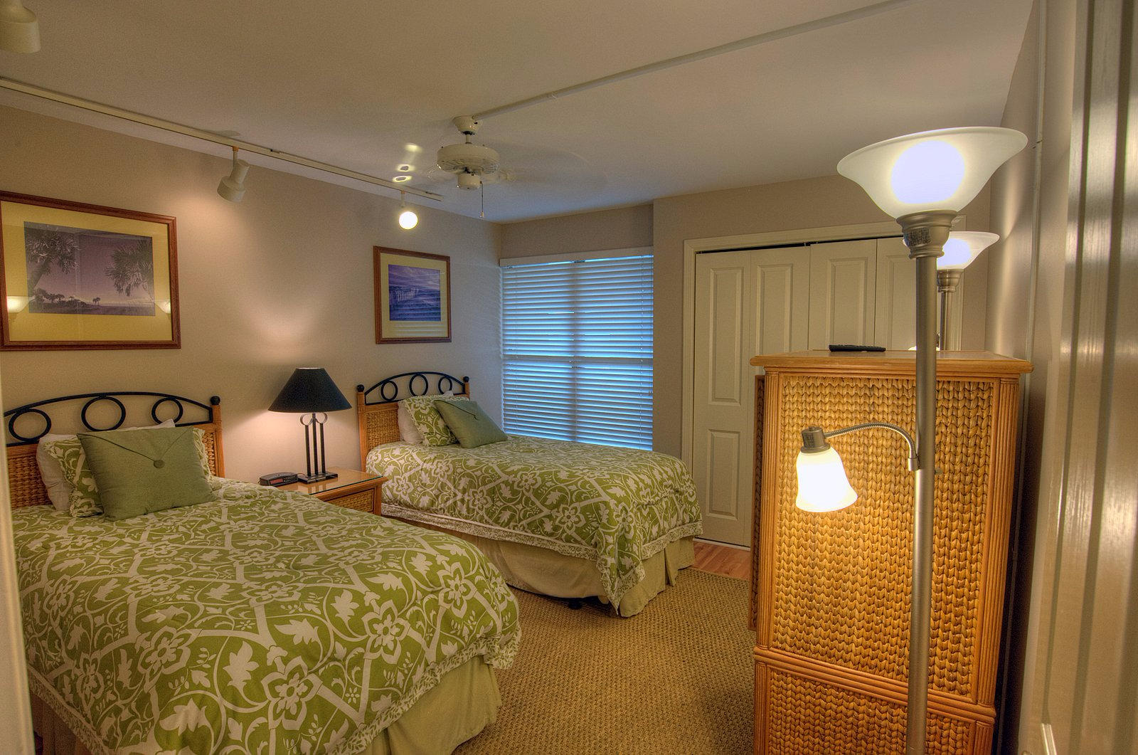 BEACHSIDE ONE - Residential