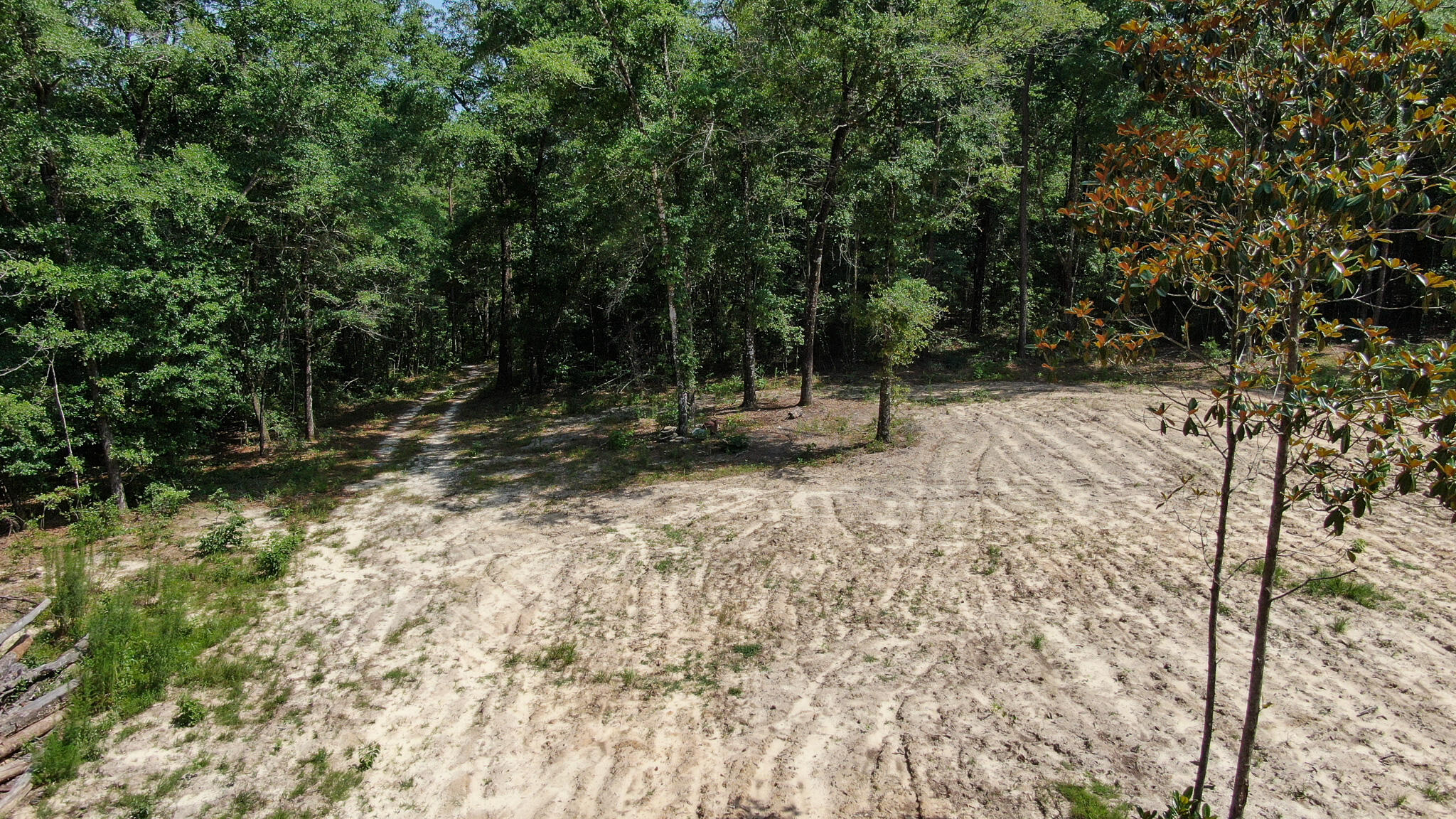 METES & BOUNDS - Land