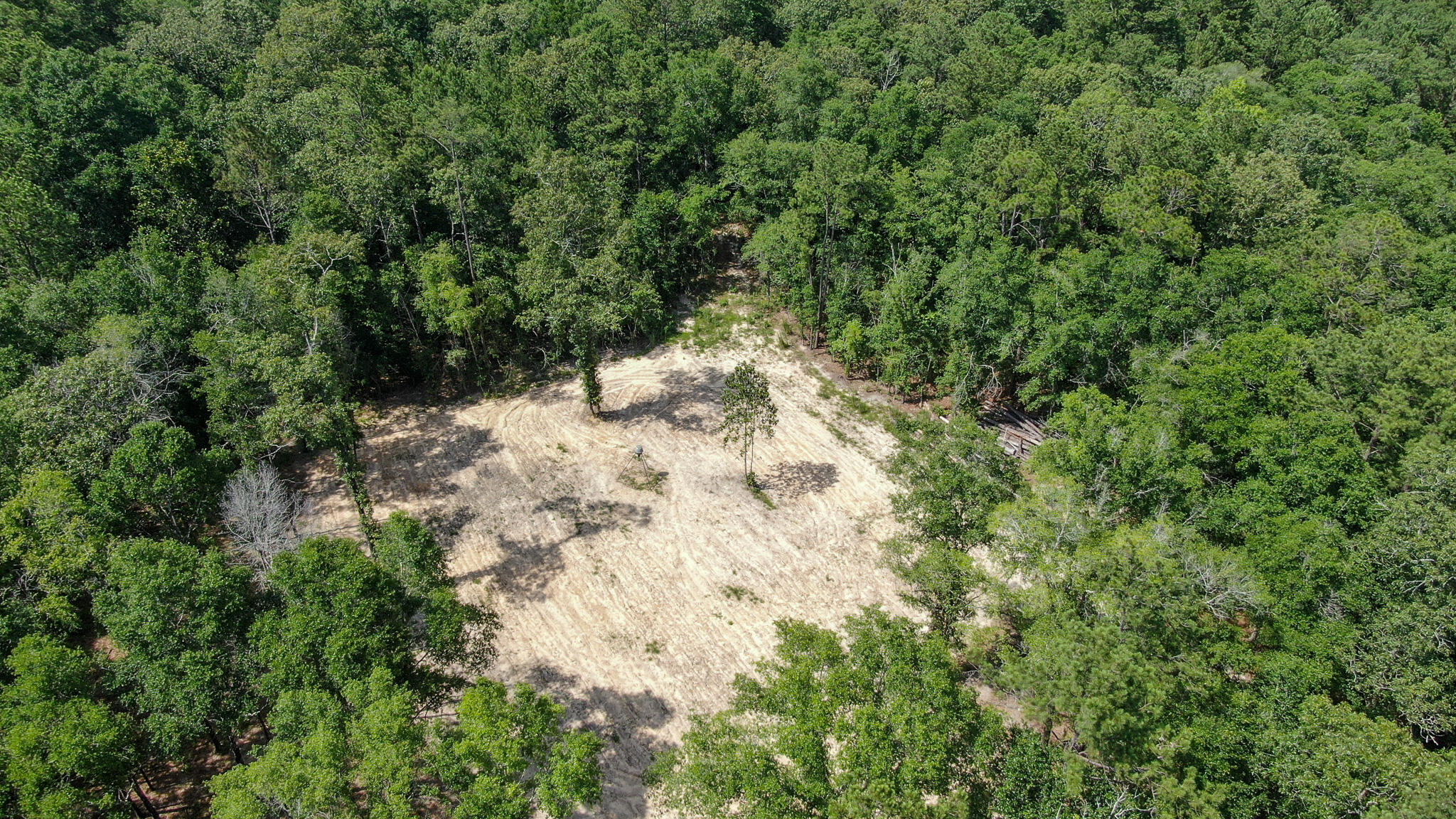 METES & BOUNDS - Land