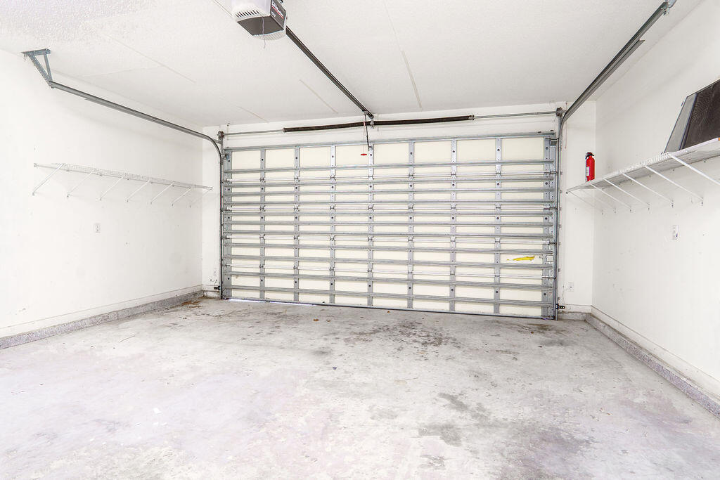 BAYOU PINES UNREC 1ST ADDN - Residential