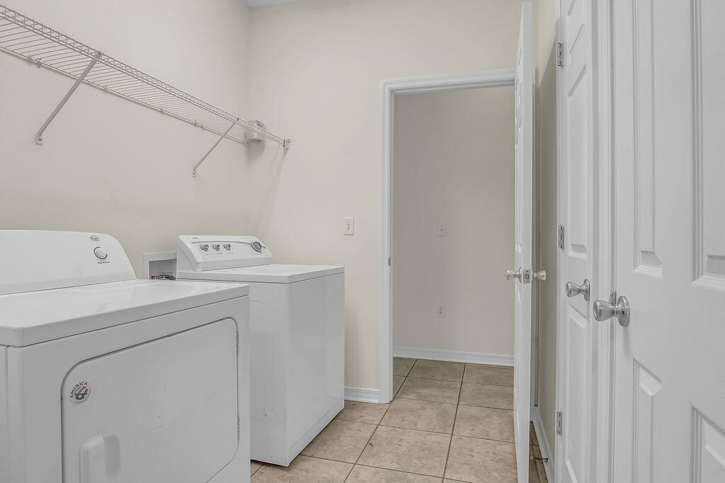 BAYOU PINES UNREC 1ST ADDN - Residential