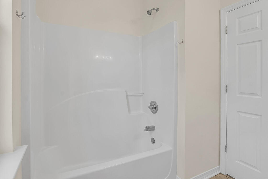 BAYOU PINES UNREC 1ST ADDN - Residential