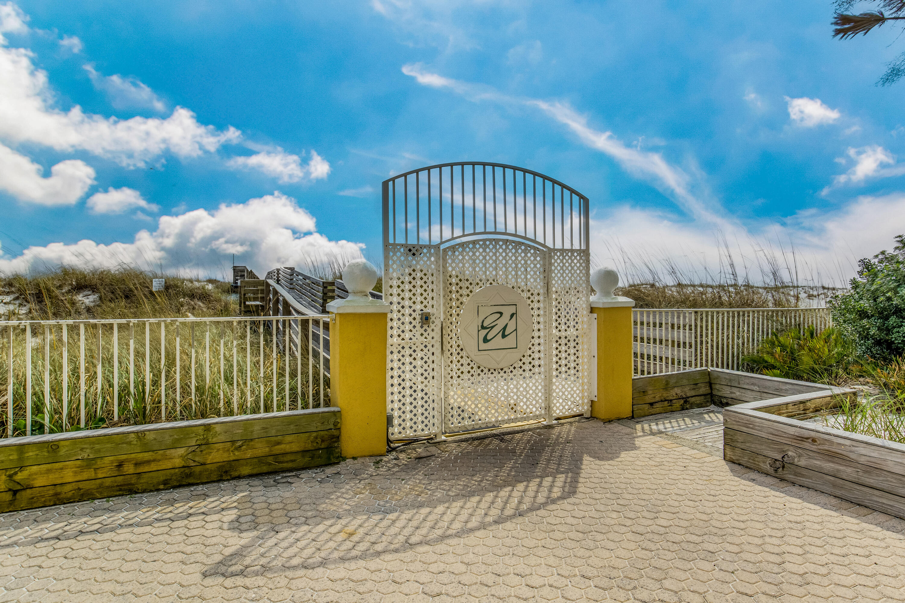 EMERALD ISLE - Residential