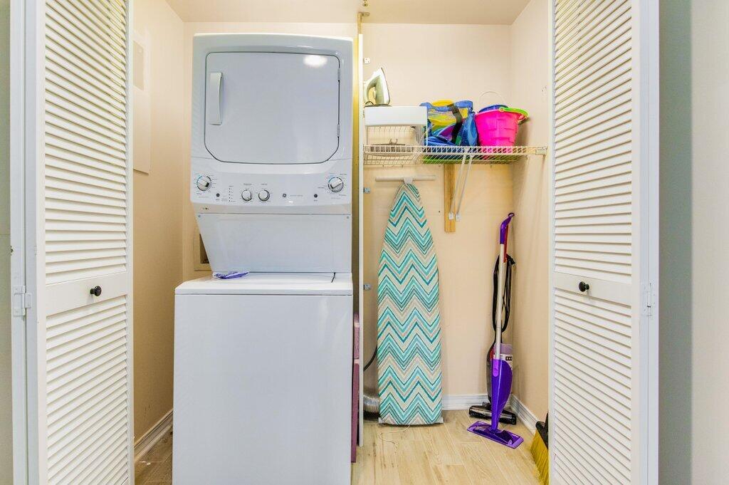 EMERALD ISLE - Residential