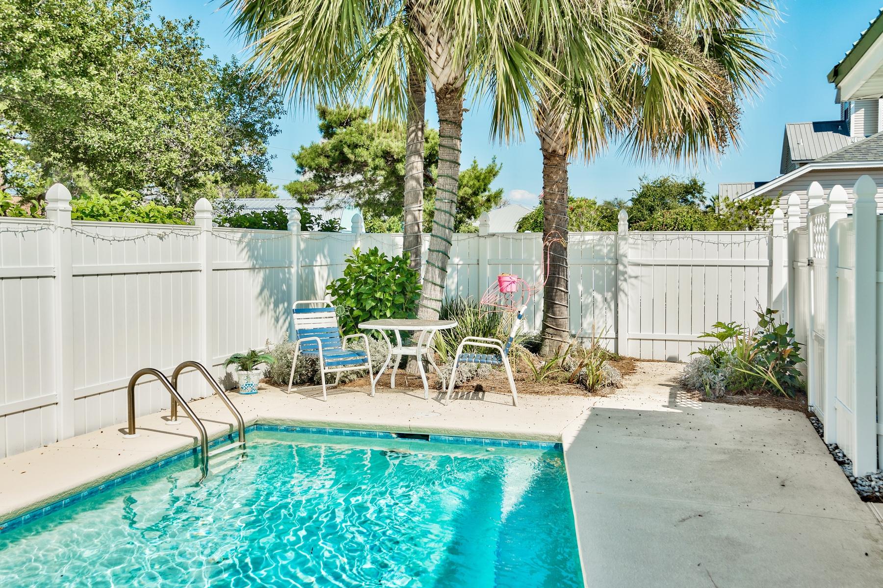 CRYSTAL BEACH COTTAGES - Residential