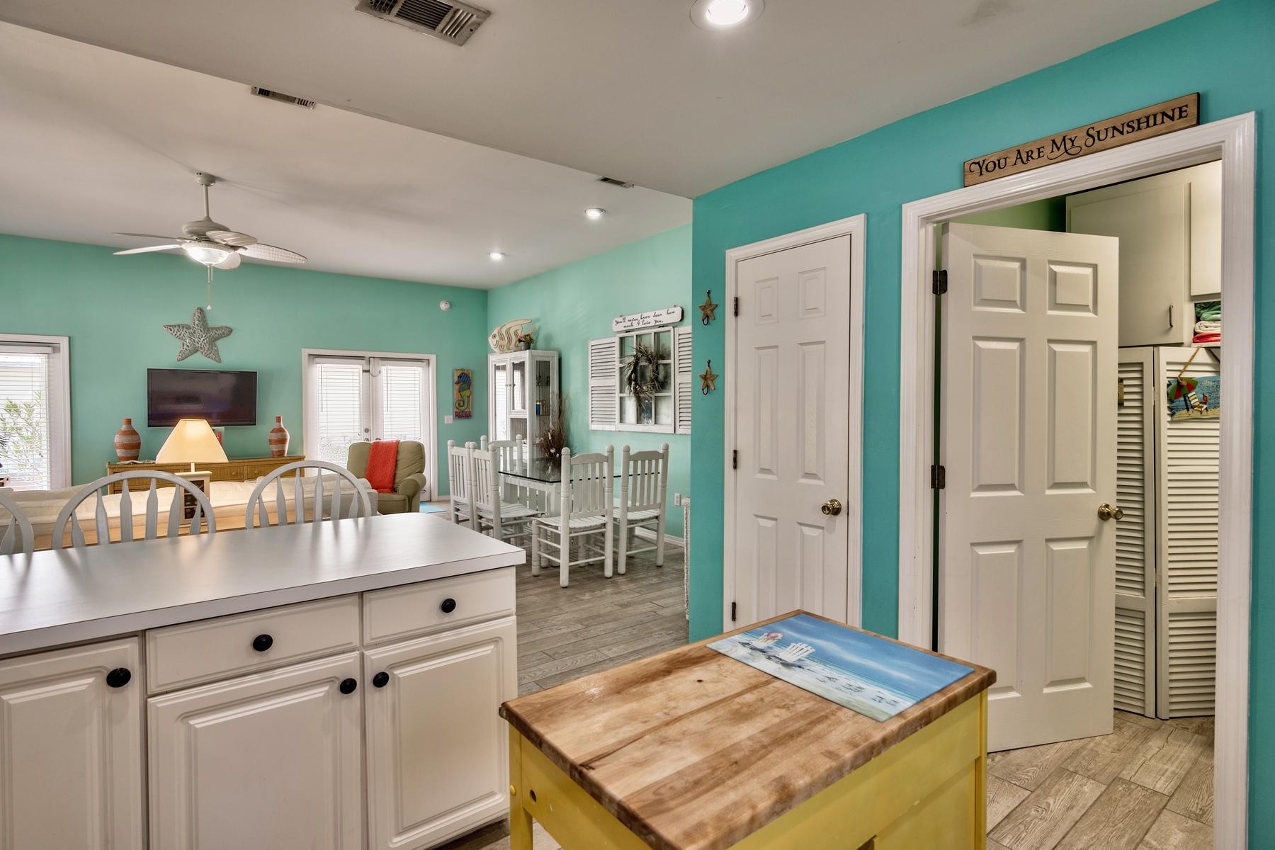 CRYSTAL BEACH COTTAGES - Residential