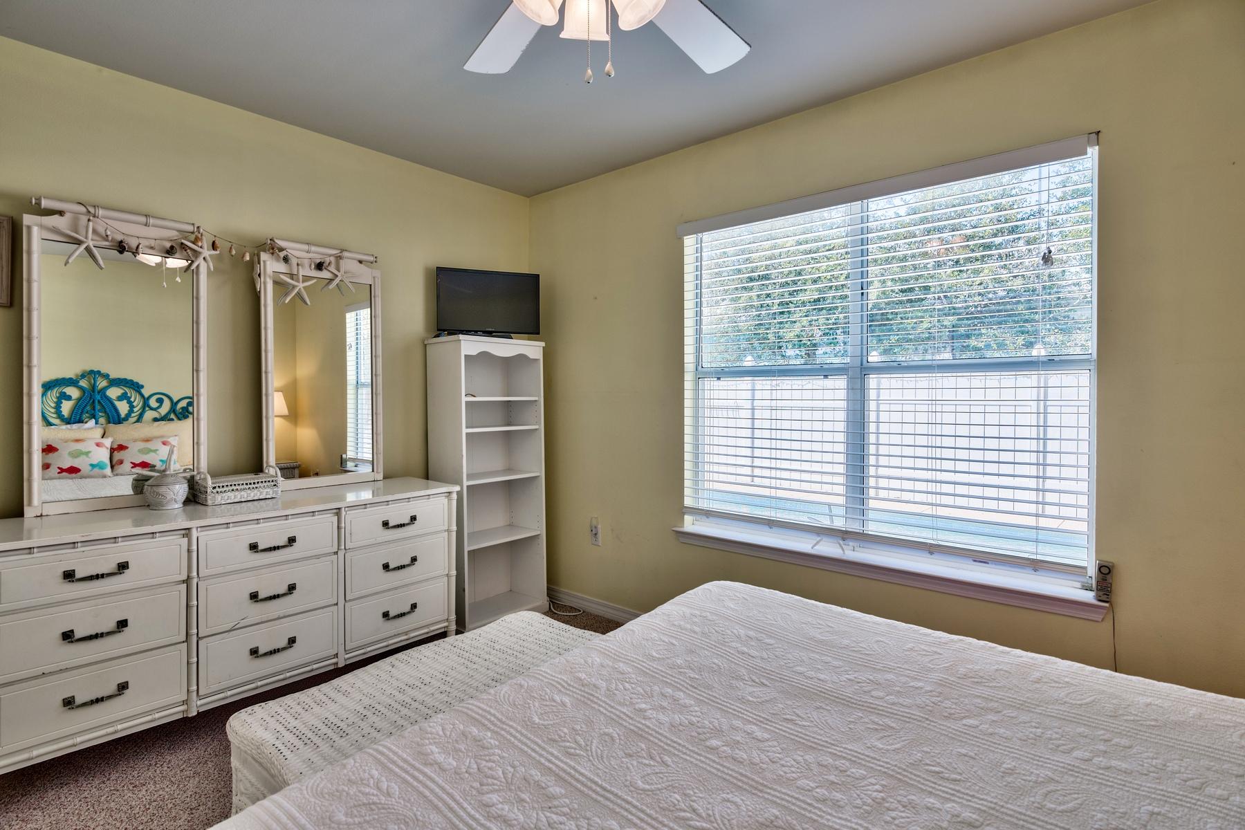 CRYSTAL BEACH COTTAGES - Residential