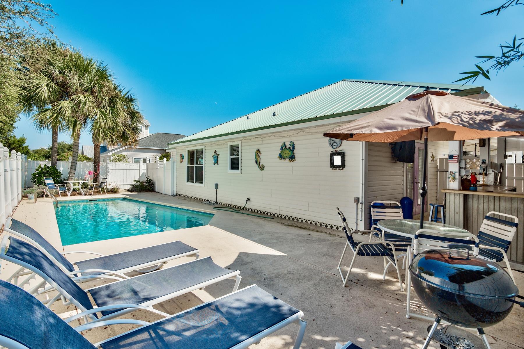 CRYSTAL BEACH COTTAGES - Residential