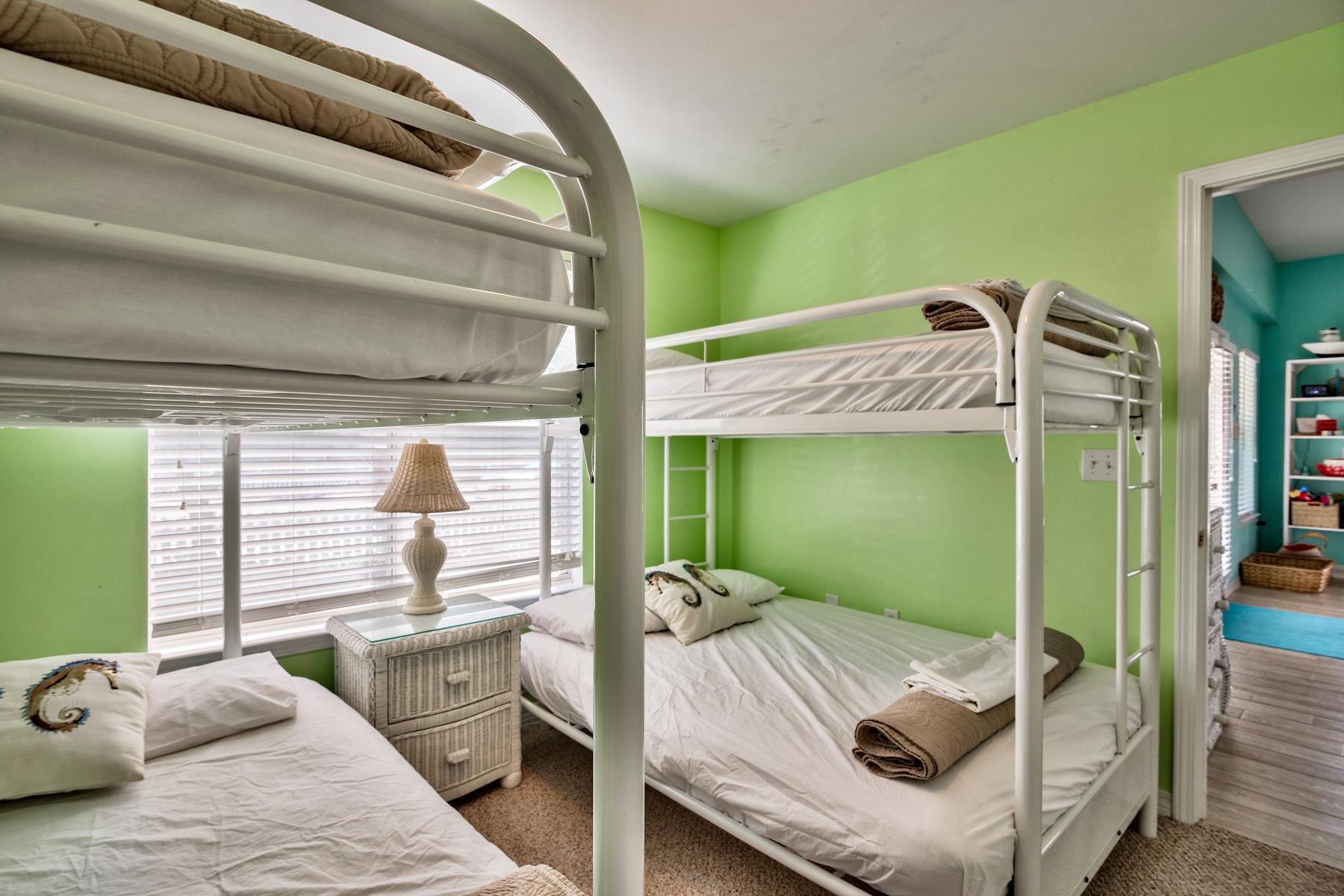 CRYSTAL BEACH COTTAGES - Residential