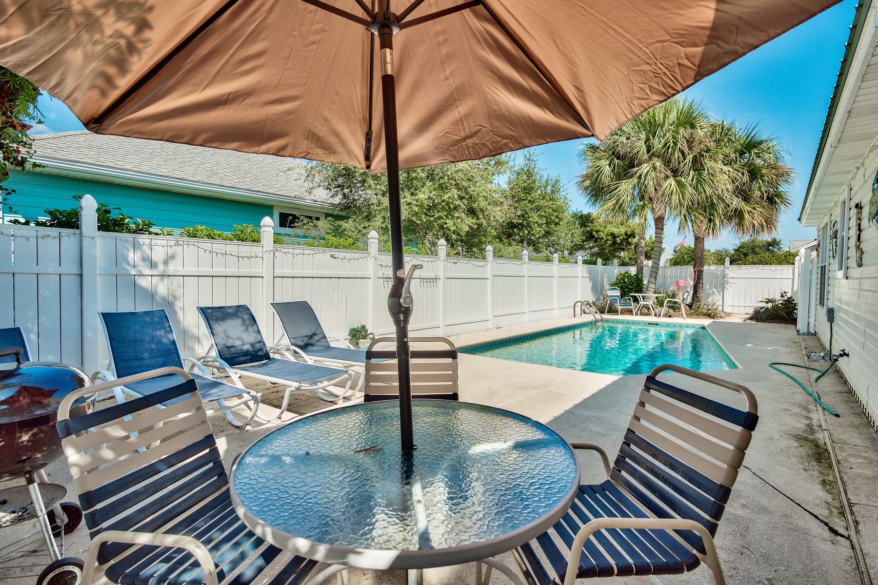 CRYSTAL BEACH COTTAGES - Residential