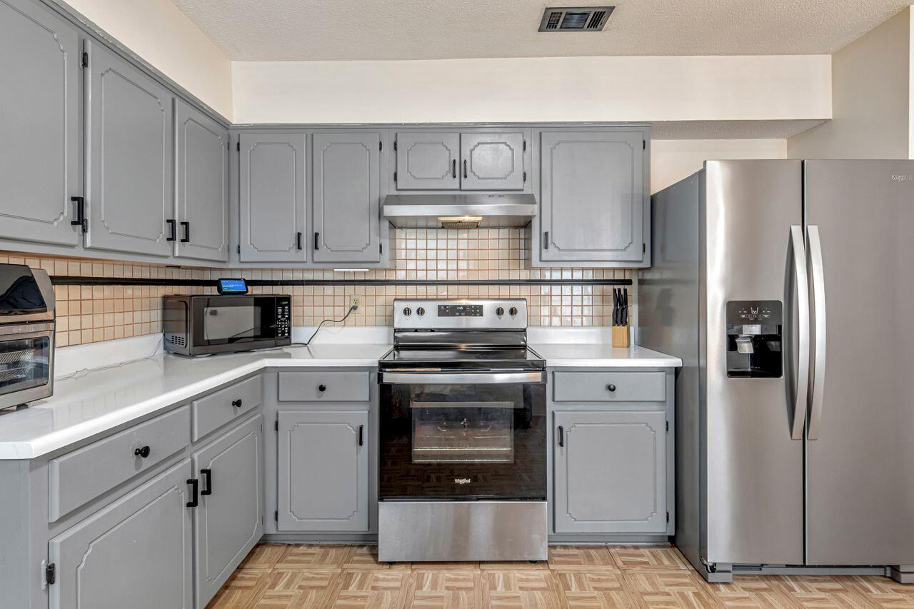 EMERALD GARDENS - Residential Lease