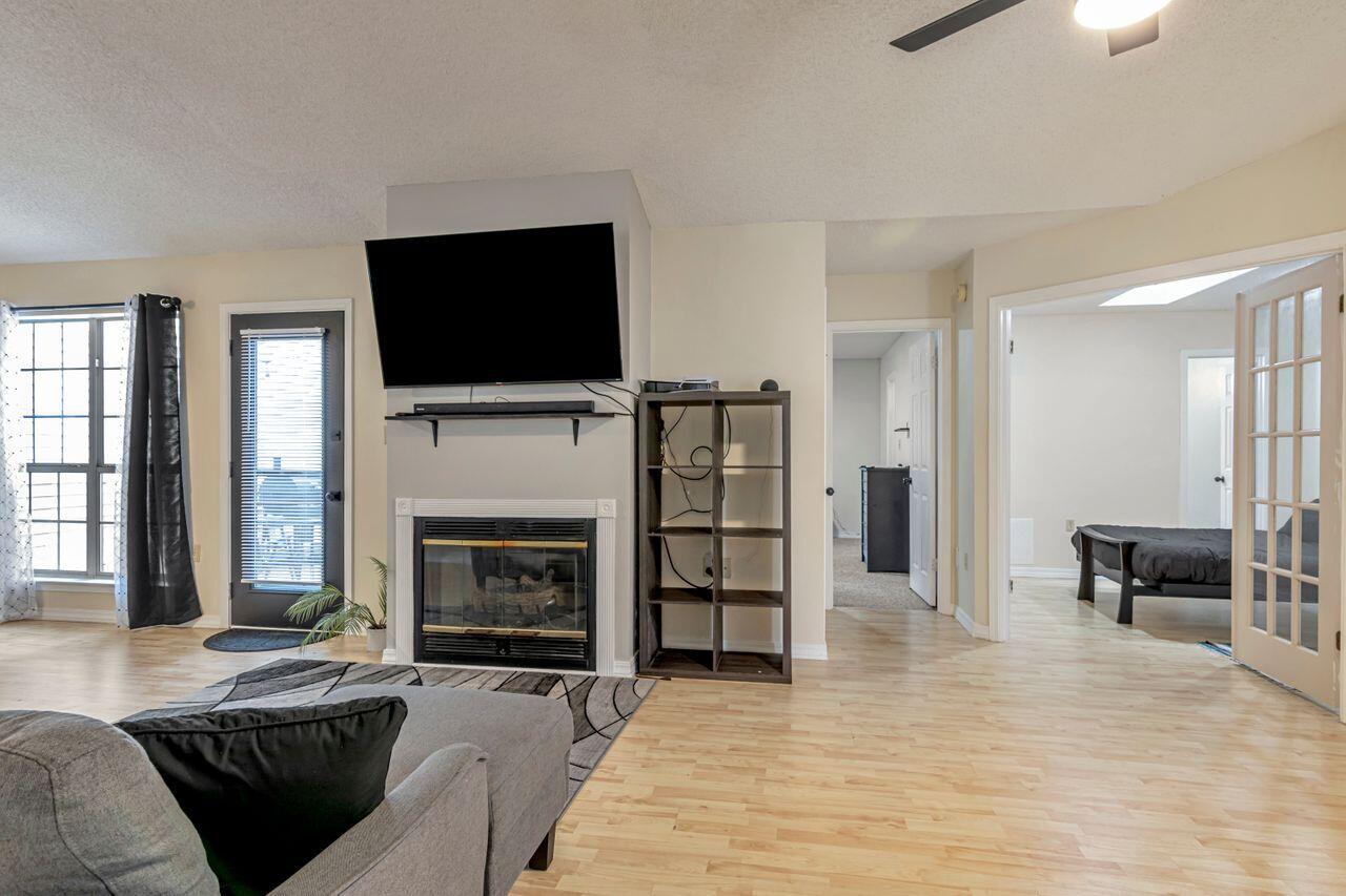 EMERALD GARDENS - Residential Lease