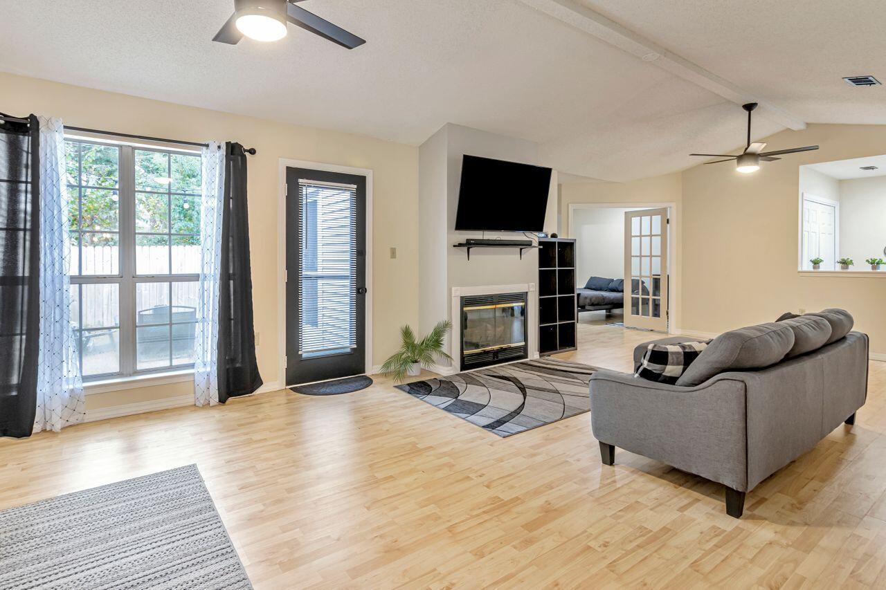 EMERALD GARDENS - Residential Lease