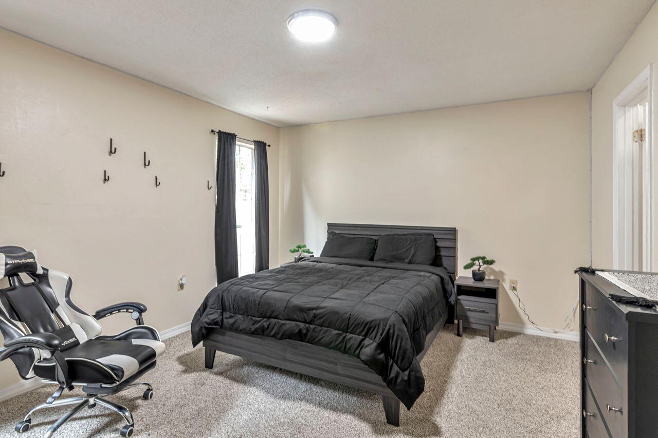 EMERALD GARDENS - Residential Lease