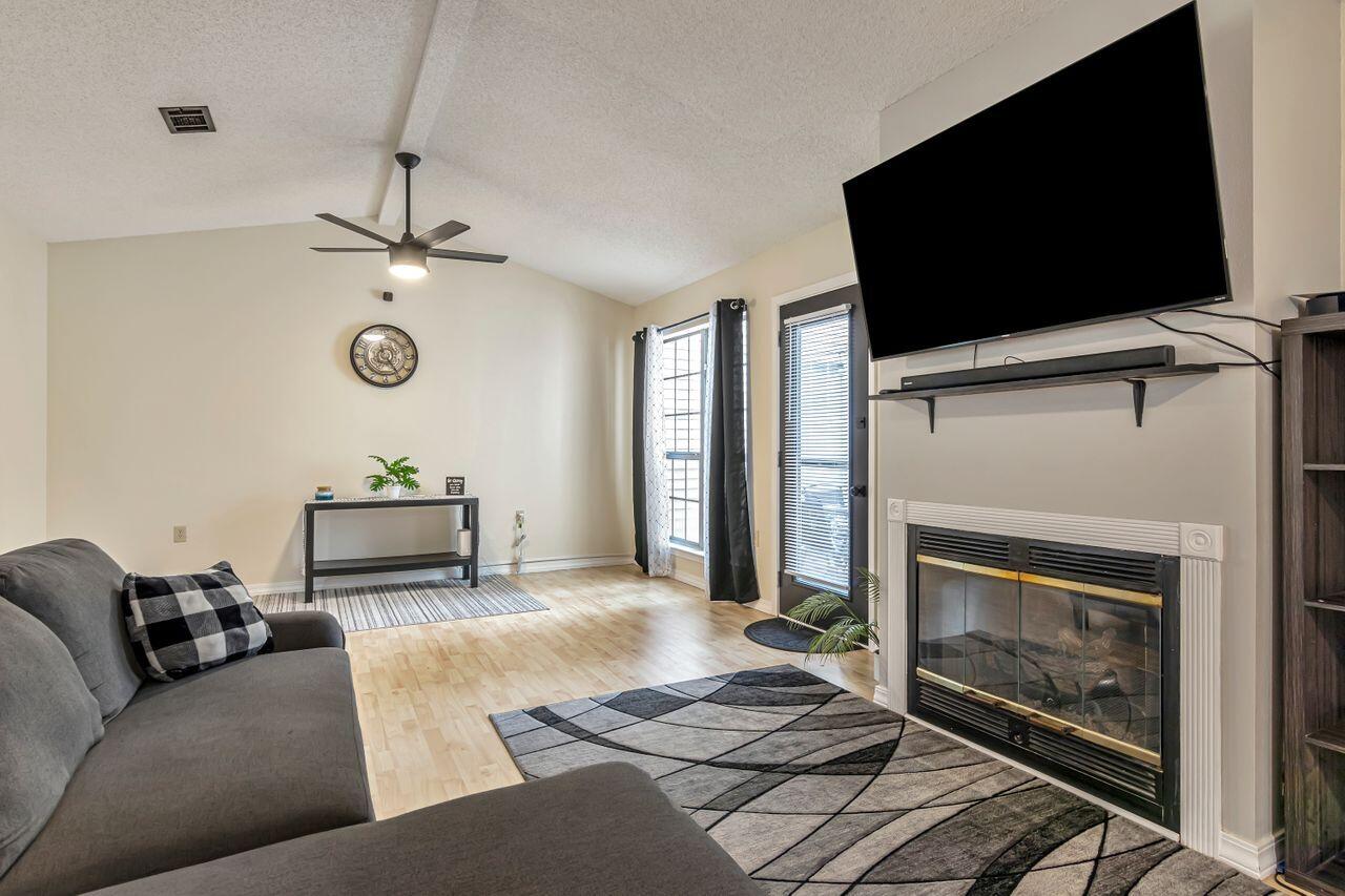EMERALD GARDENS - Residential Lease