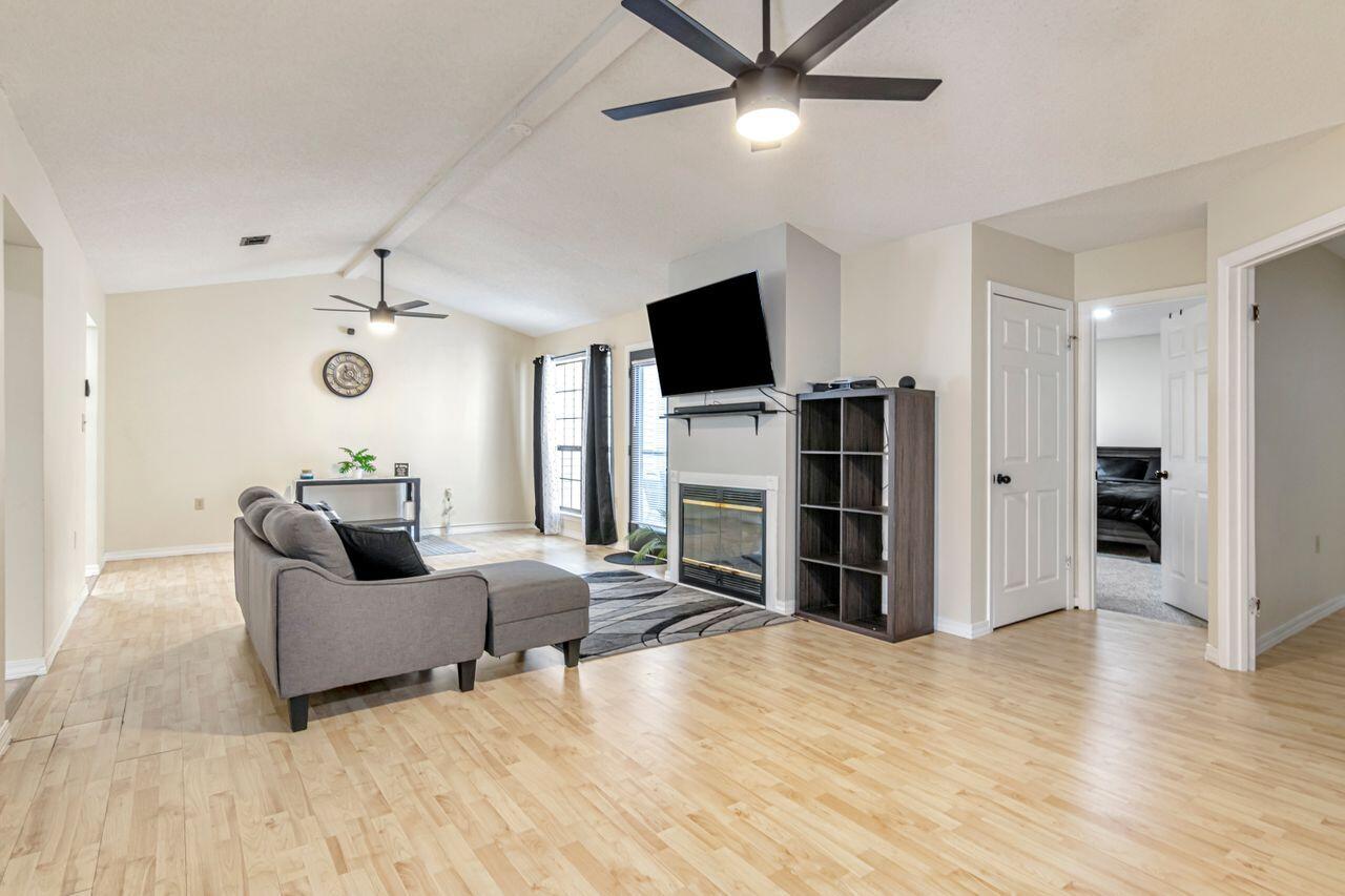 EMERALD GARDENS - Residential Lease