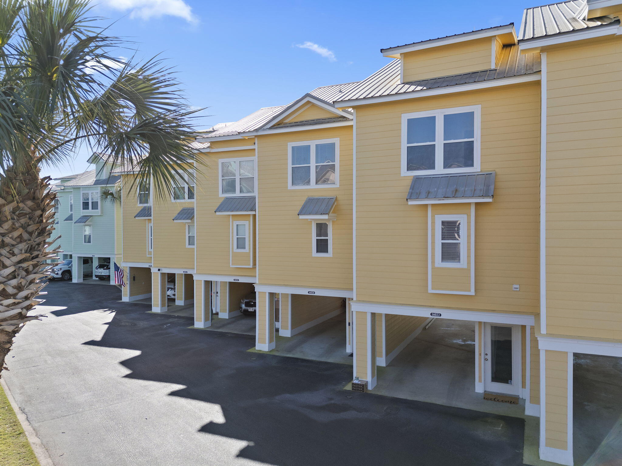 INNERARITY POINT TOWNHOMES - Residential