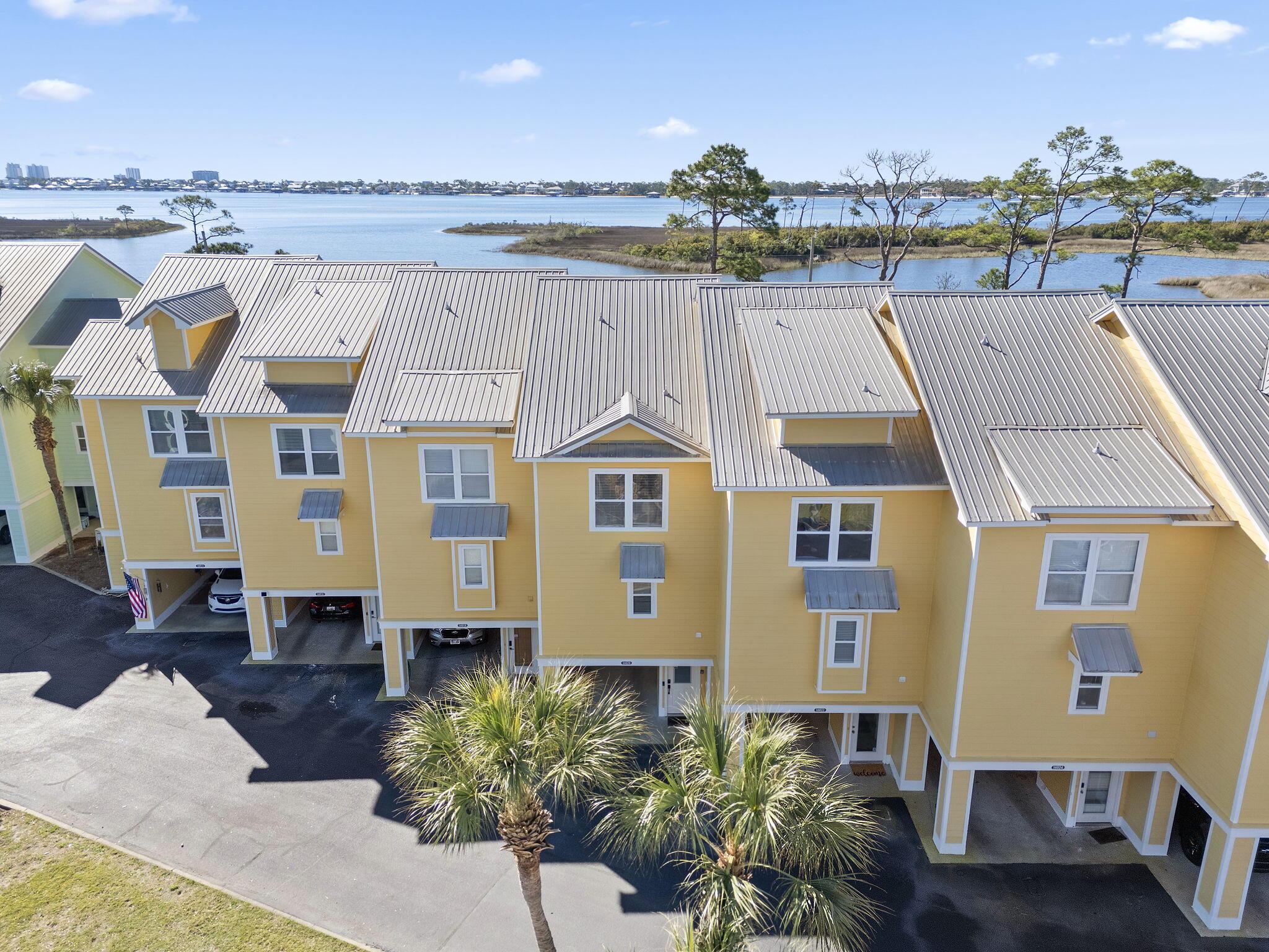 INNERARITY POINT TOWNHOMES - Residential